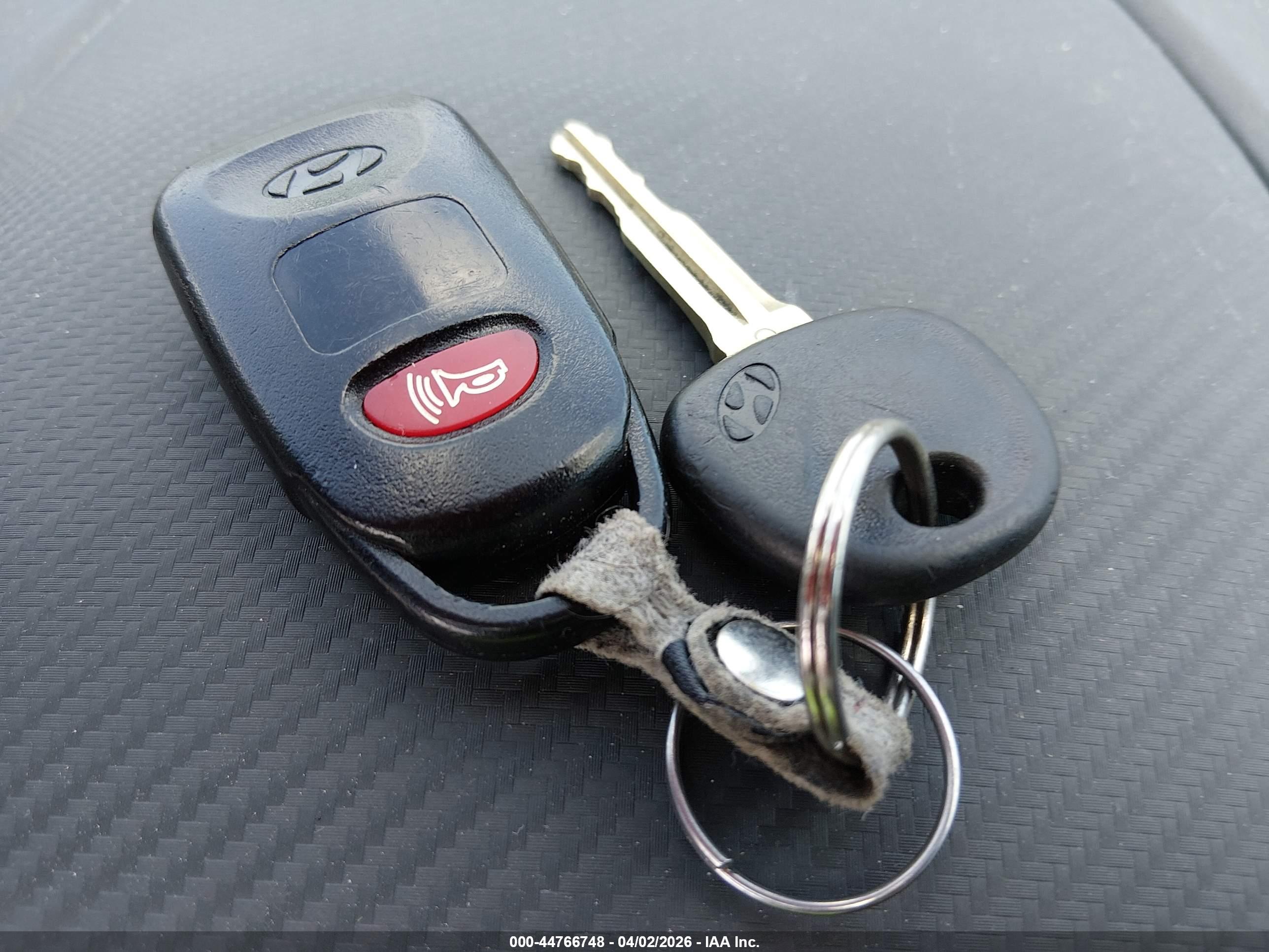 HYUNDAI ELANTRA image 11