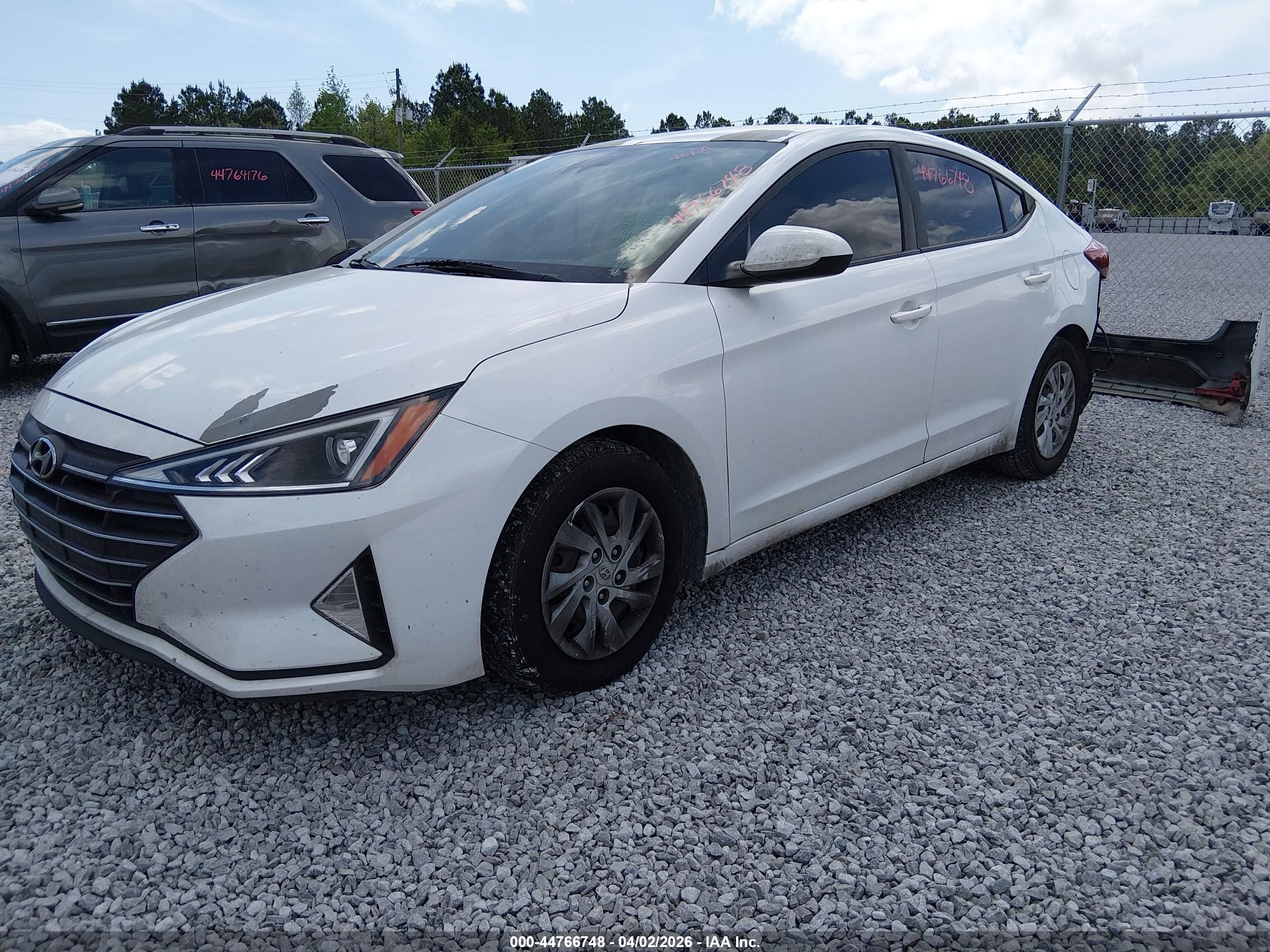 HYUNDAI ELANTRA image 2