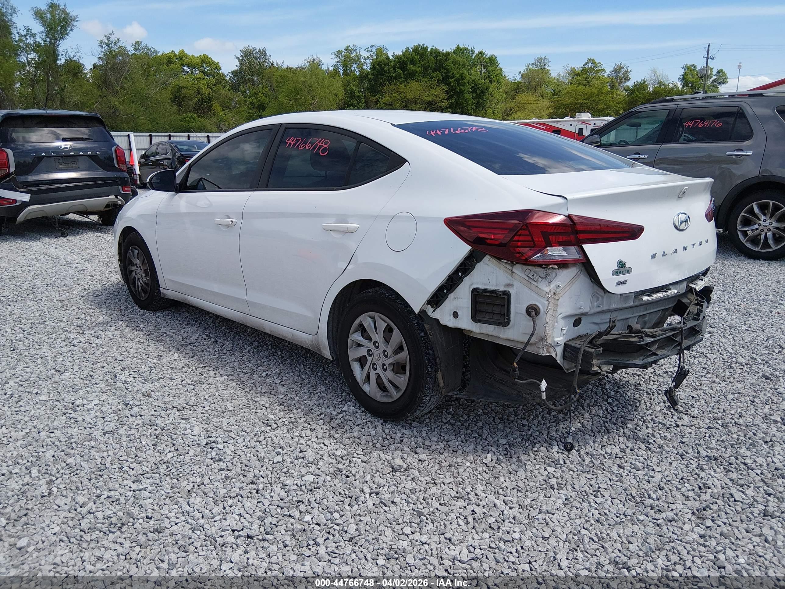 HYUNDAI ELANTRA image 3