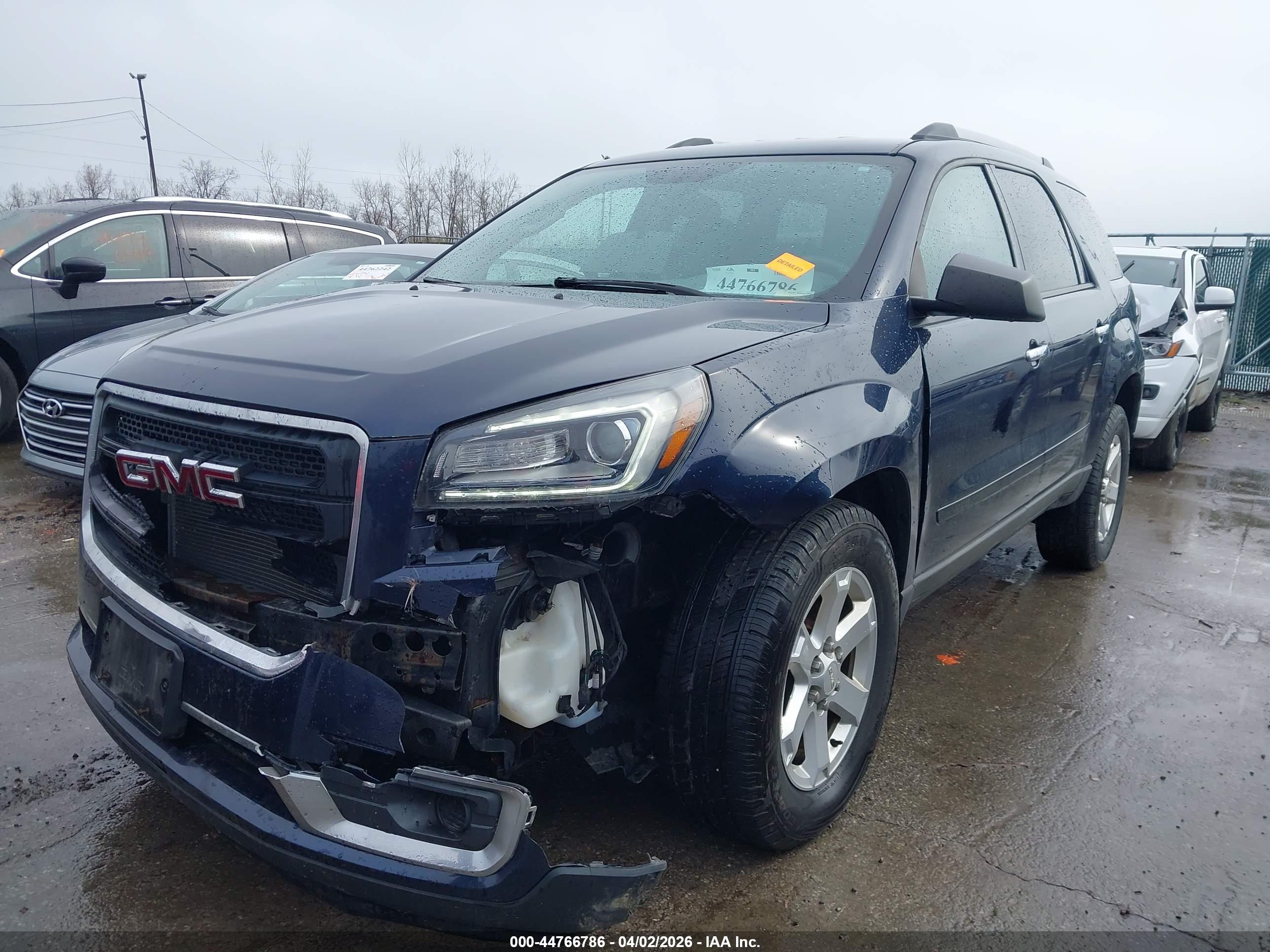 GMC ACADIA image 2