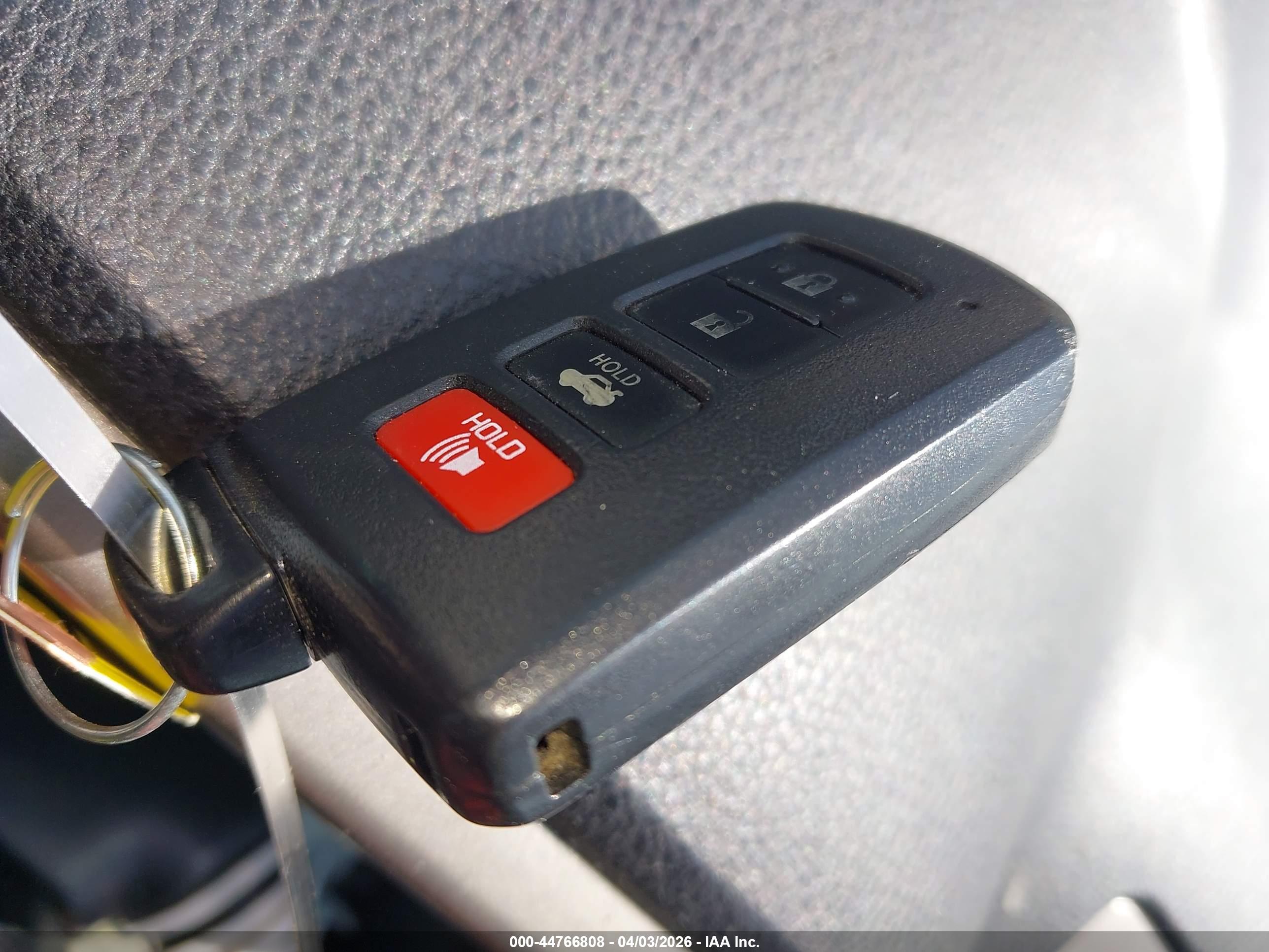 TOYOTA RAV4 image 11