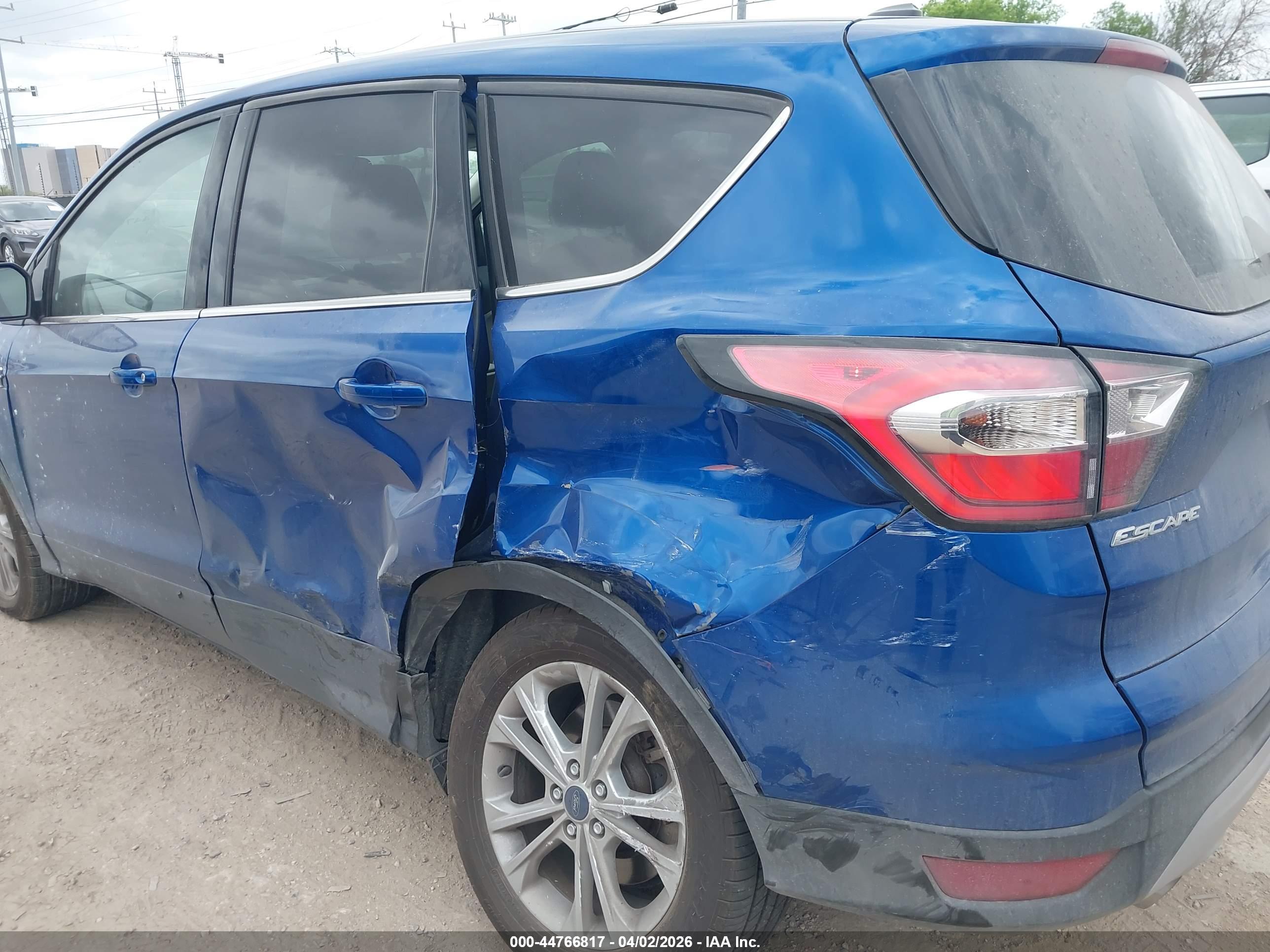 FORD ESCAPE image 6