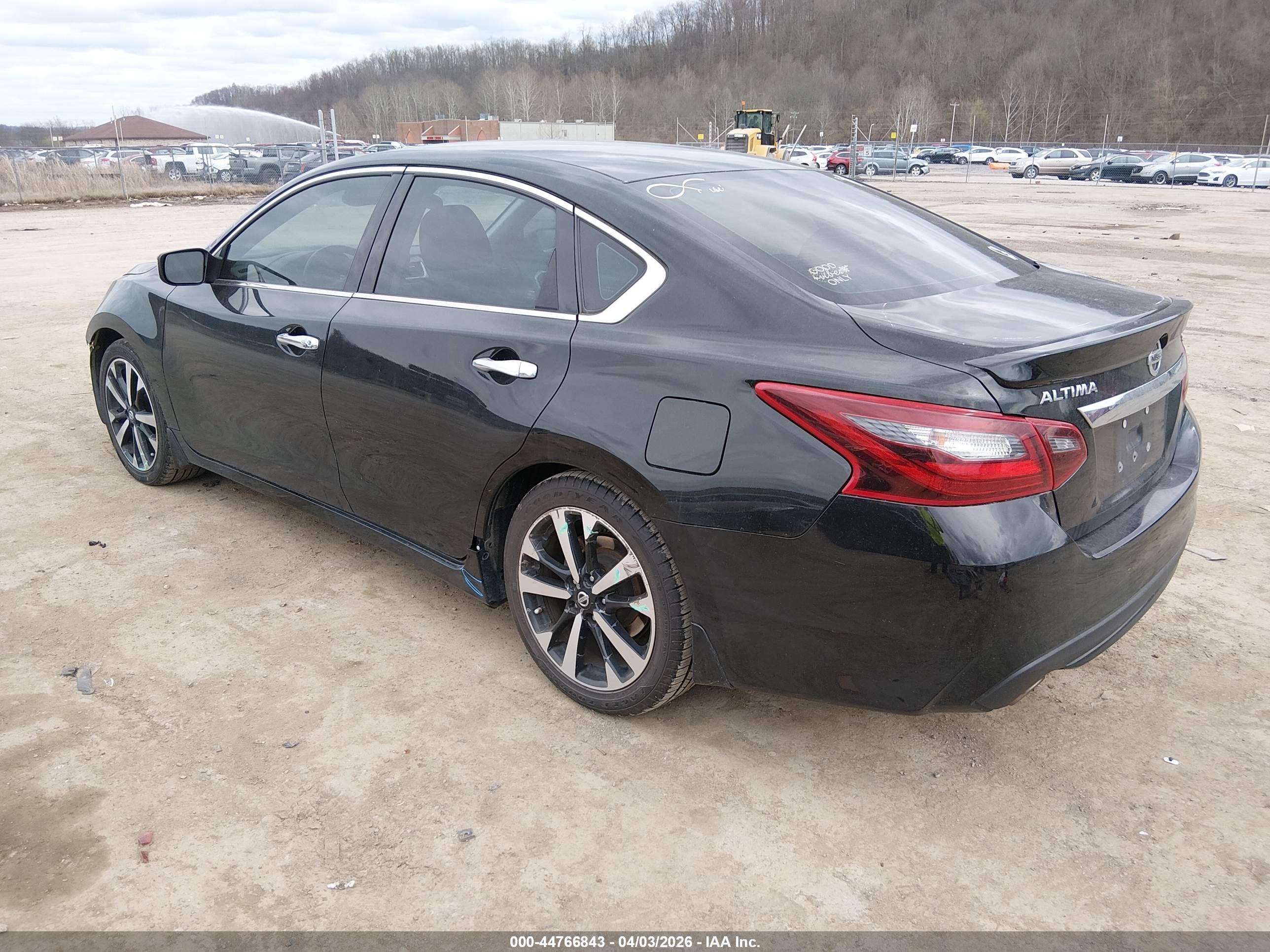 NISSAN ALTIMA image 3