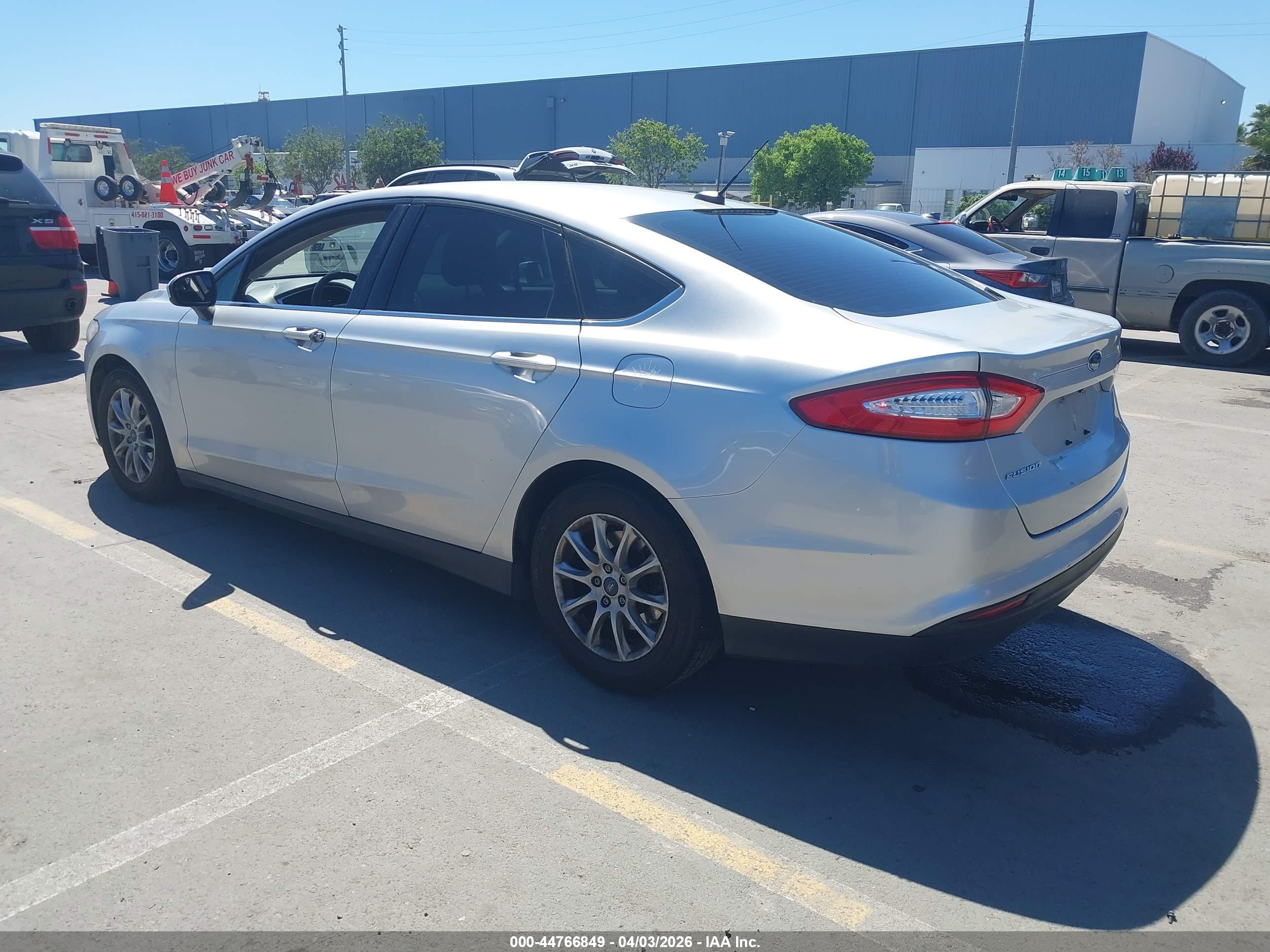 FORD FUSION image 3