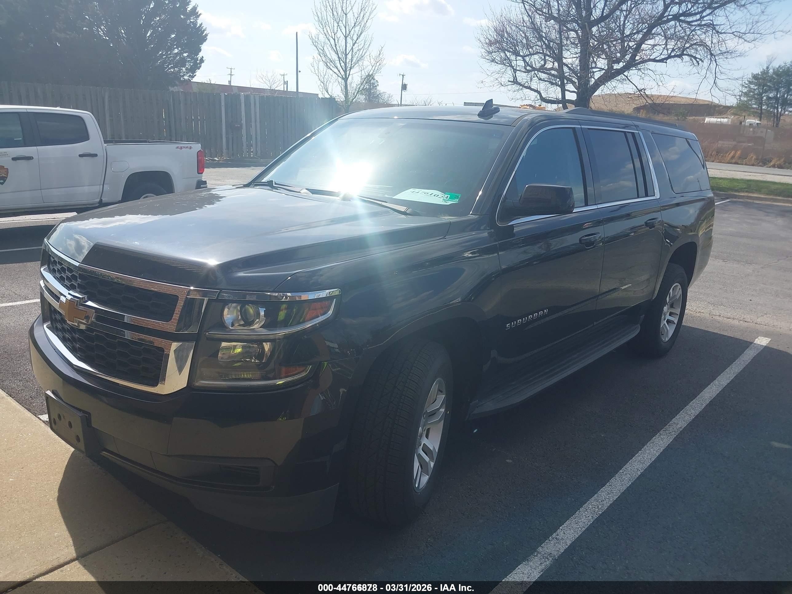 CHEVROLET SUBURBAN image 2