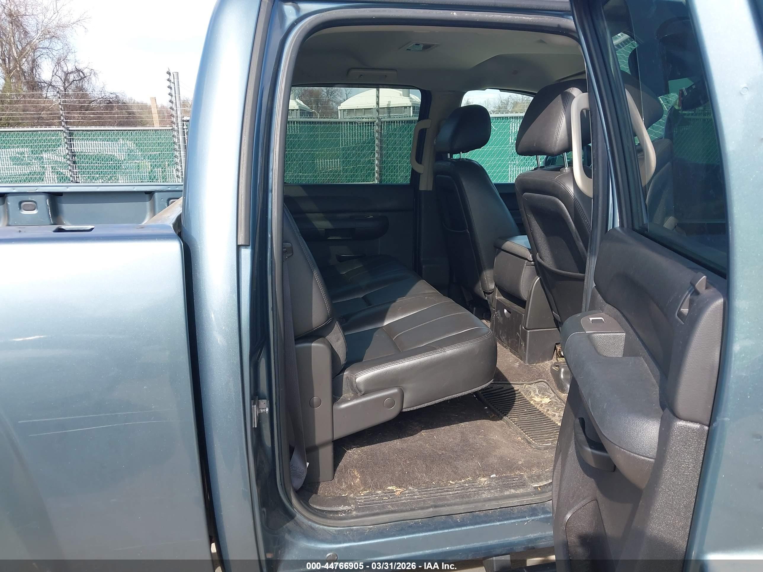 GMC SIERRA image 8