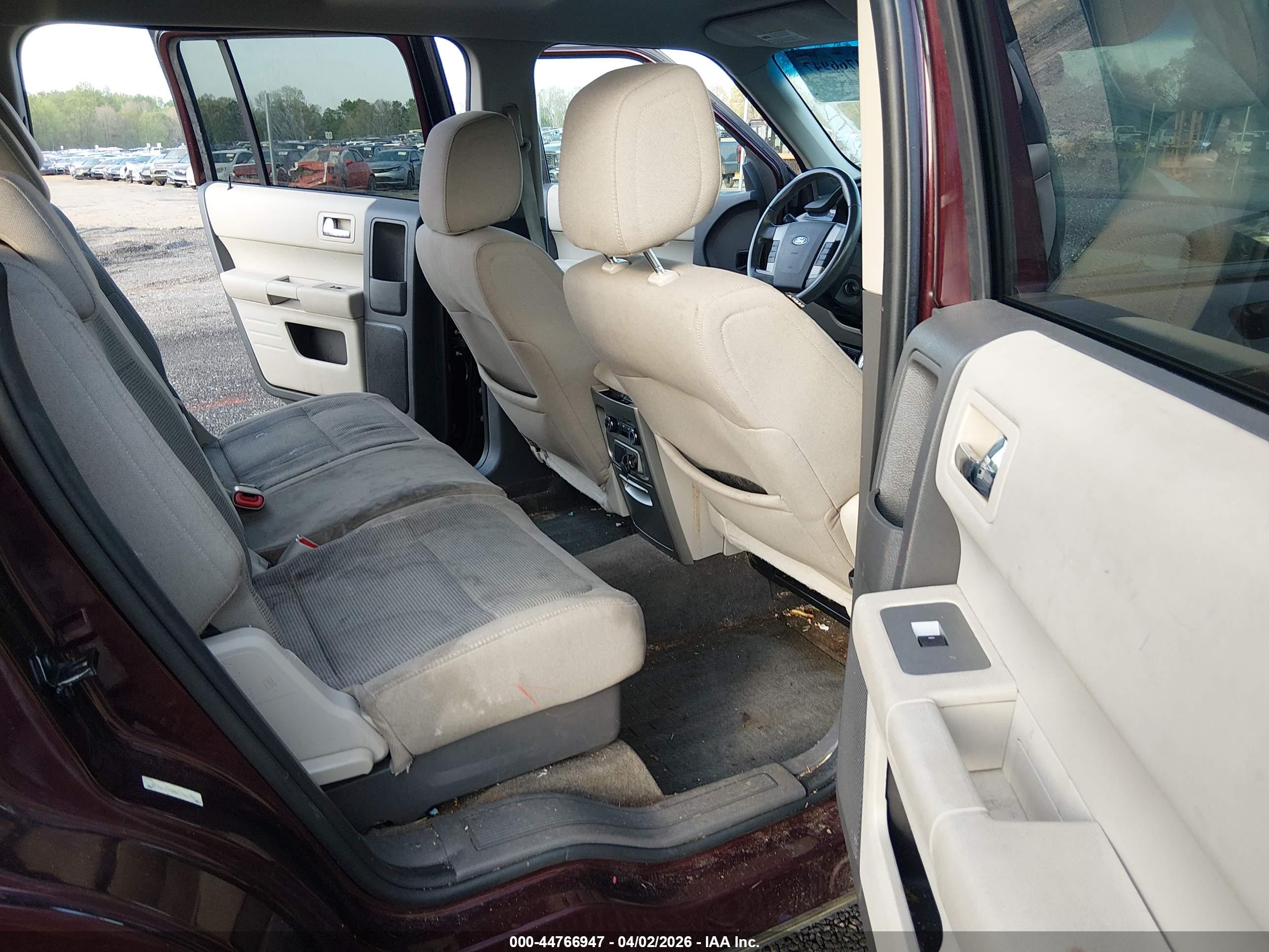 FORD FLEX image 8