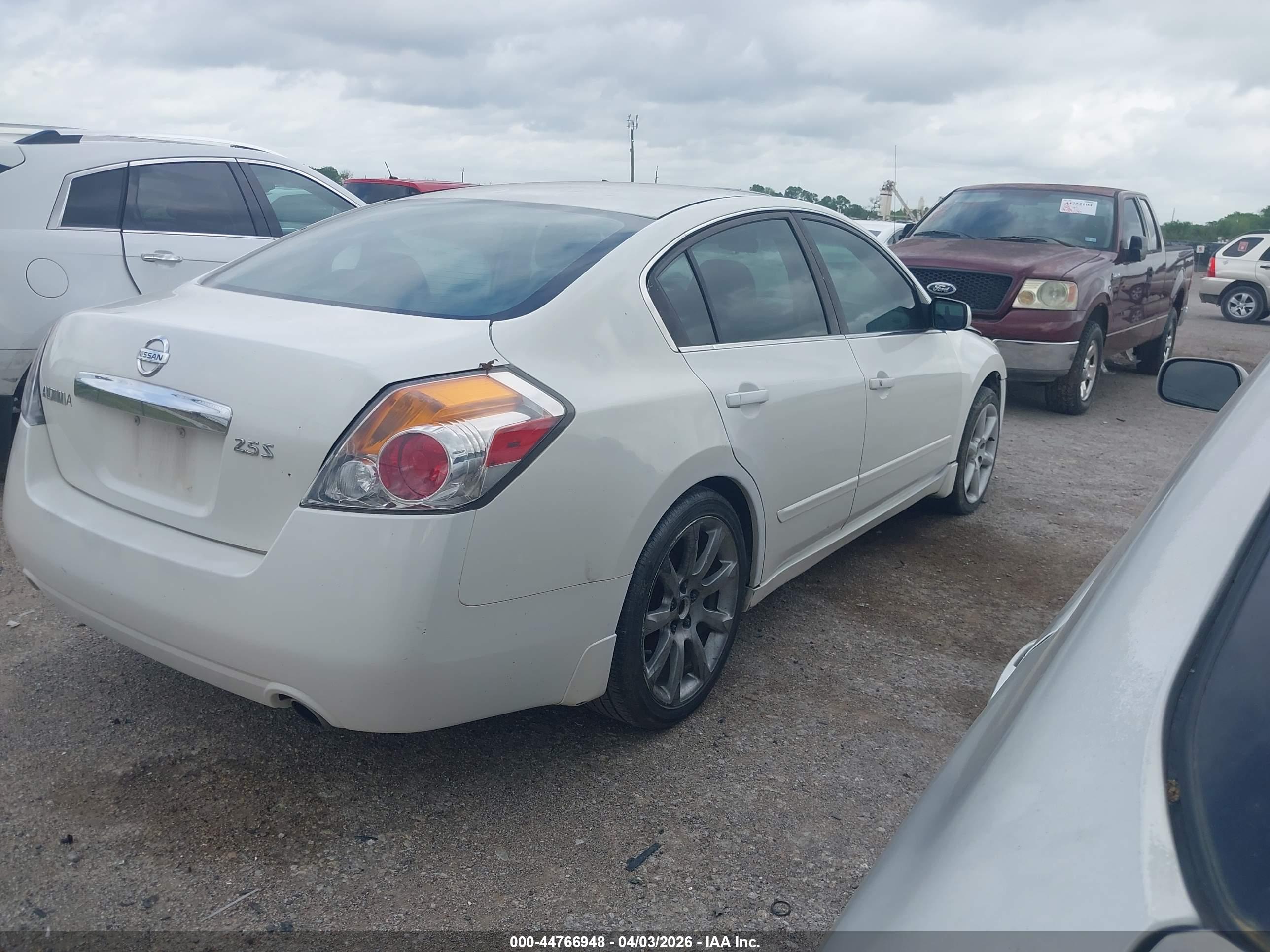 NISSAN ALTIMA image 4