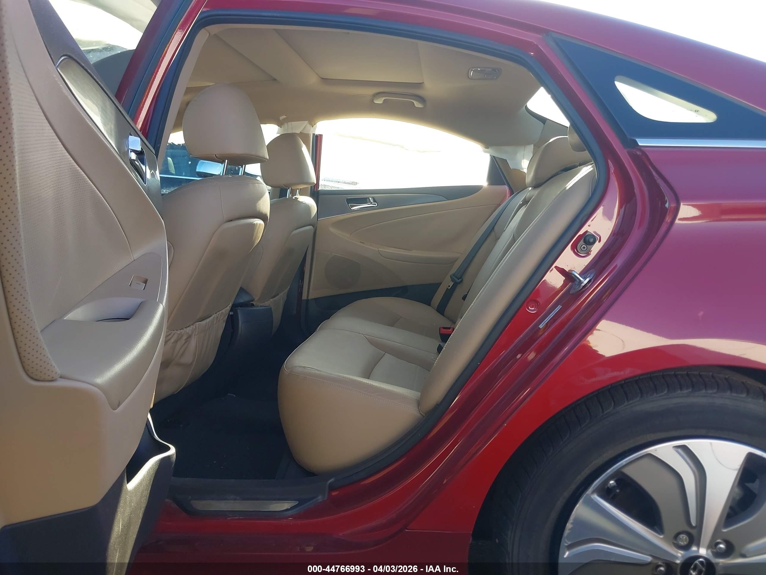 HYUNDAI SONATA image 8