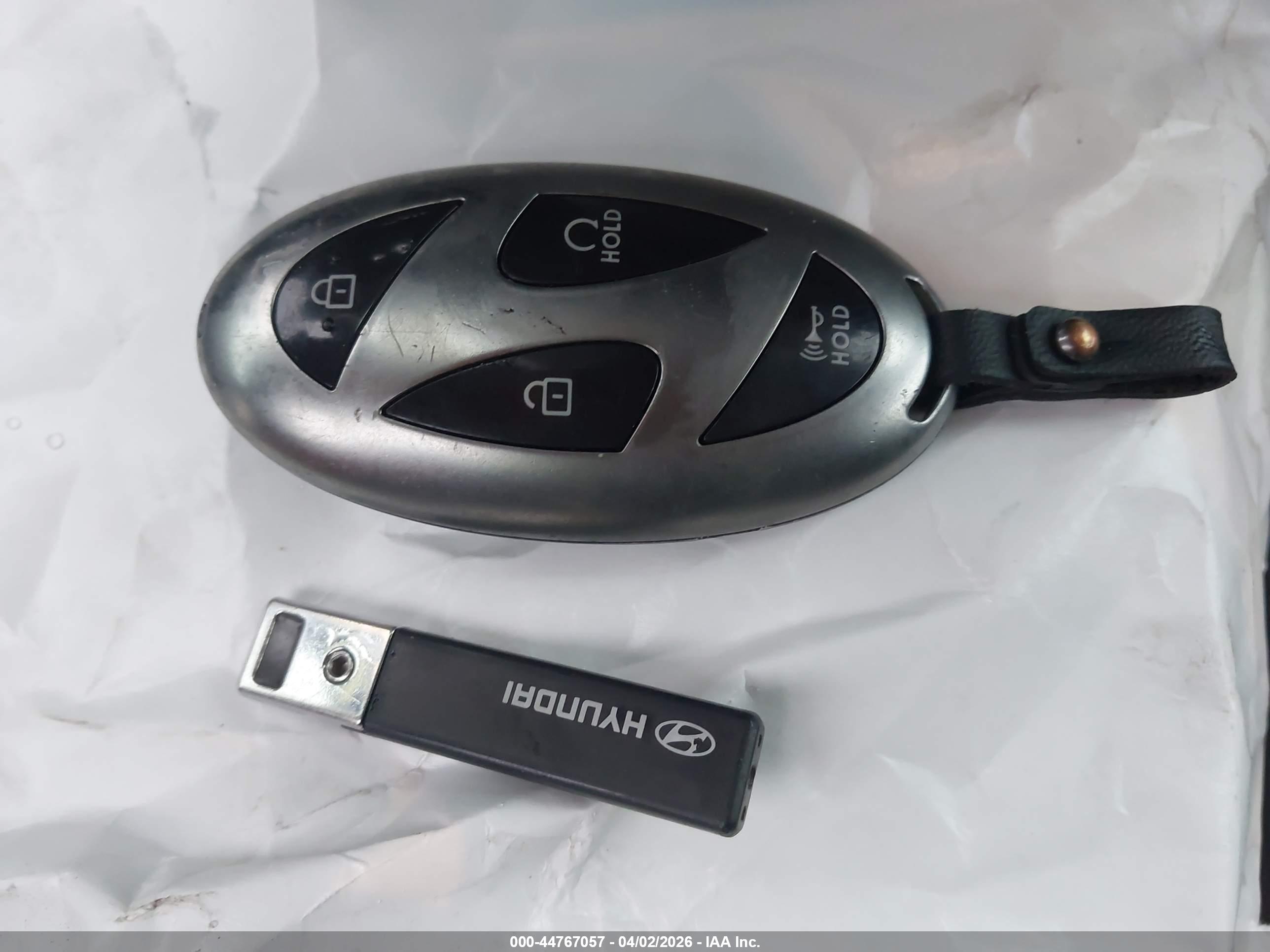 HYUNDAI KONA image 11