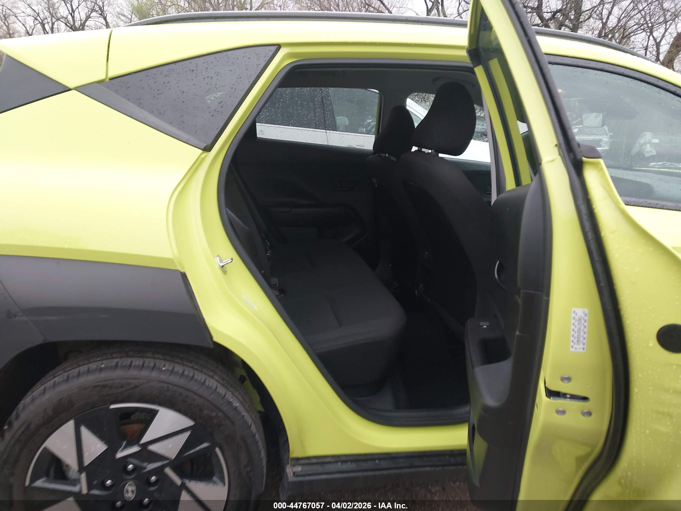 HYUNDAI KONA image 8