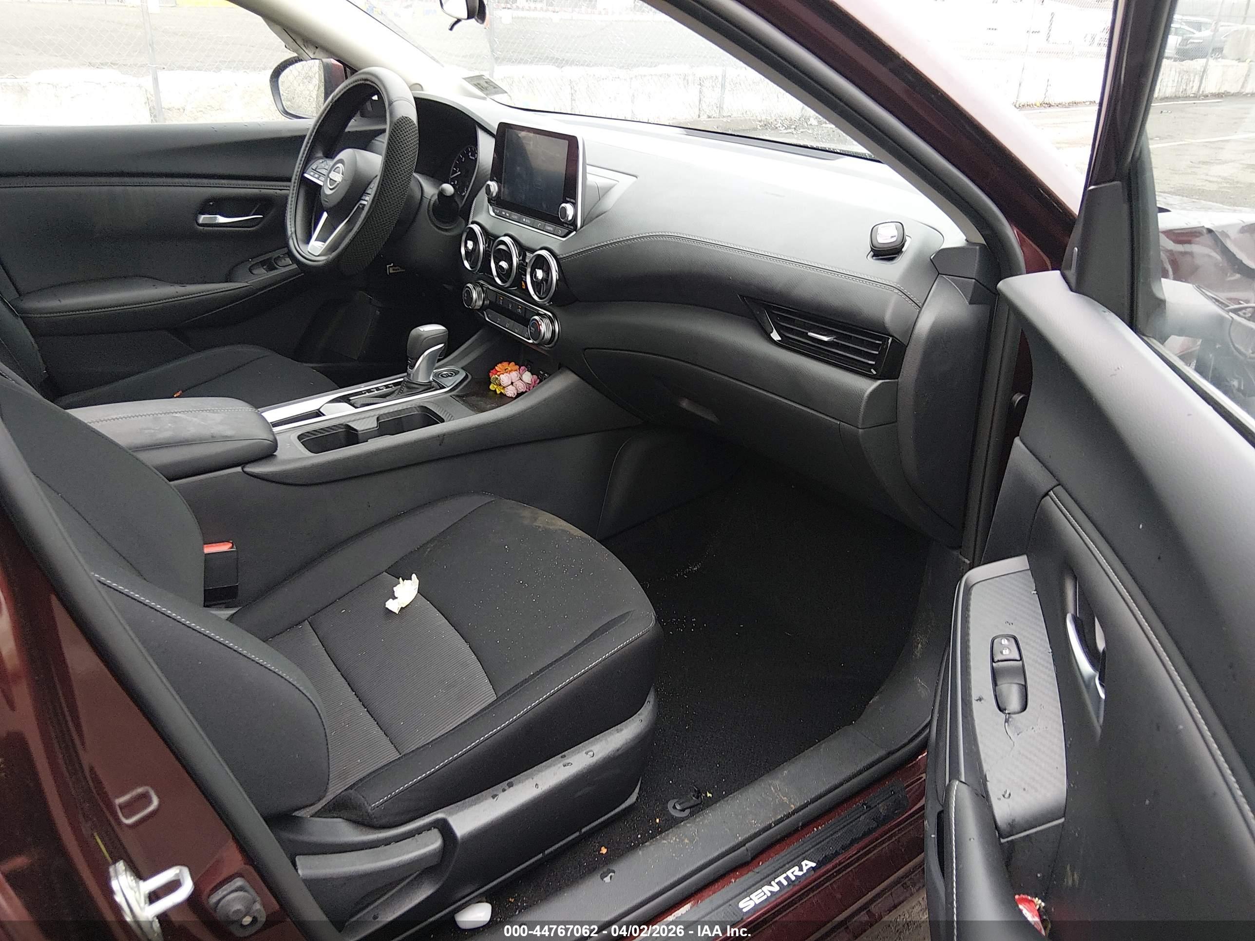NISSAN SENTRA image 5