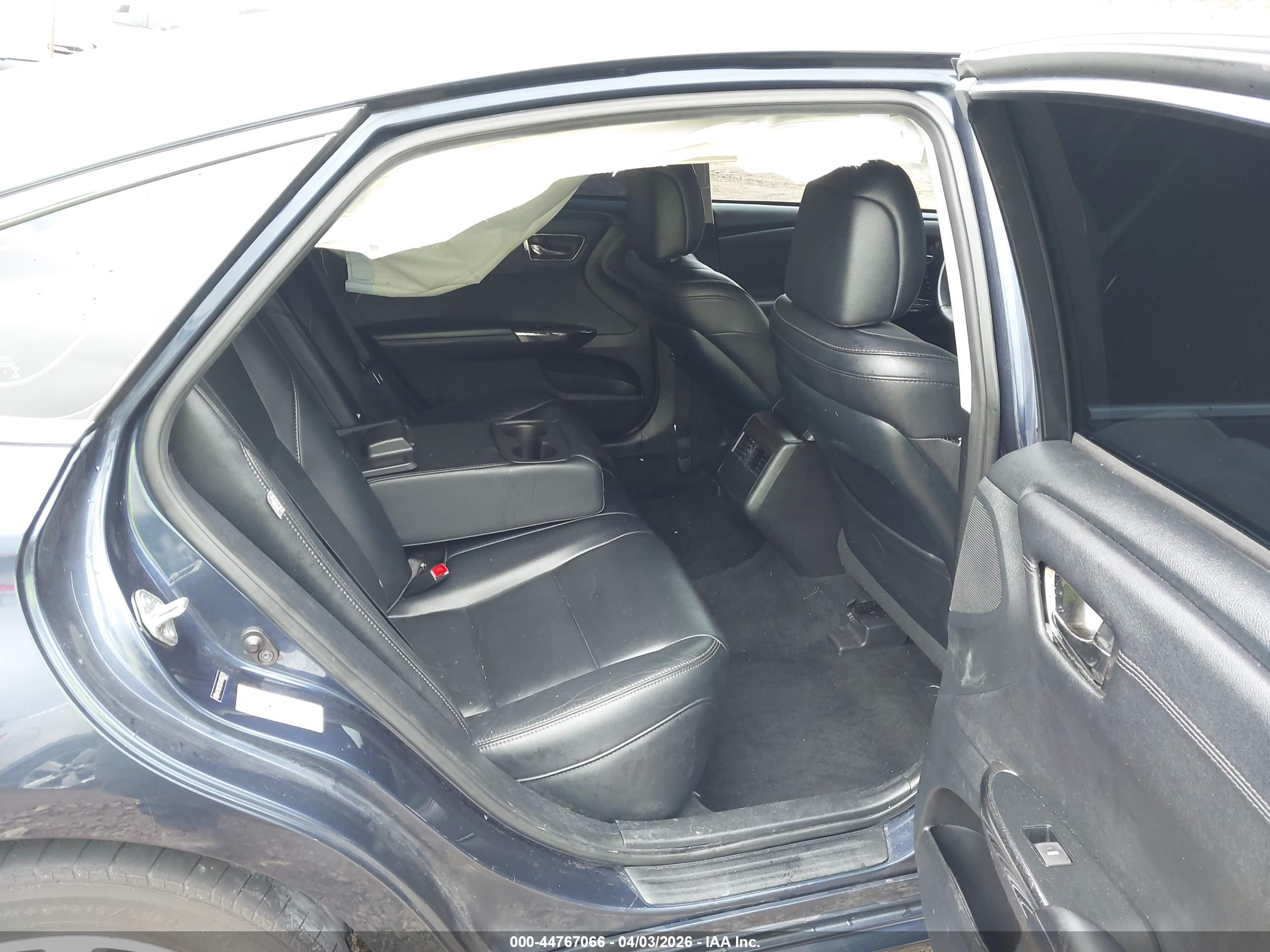 TOYOTA AVALON image 8