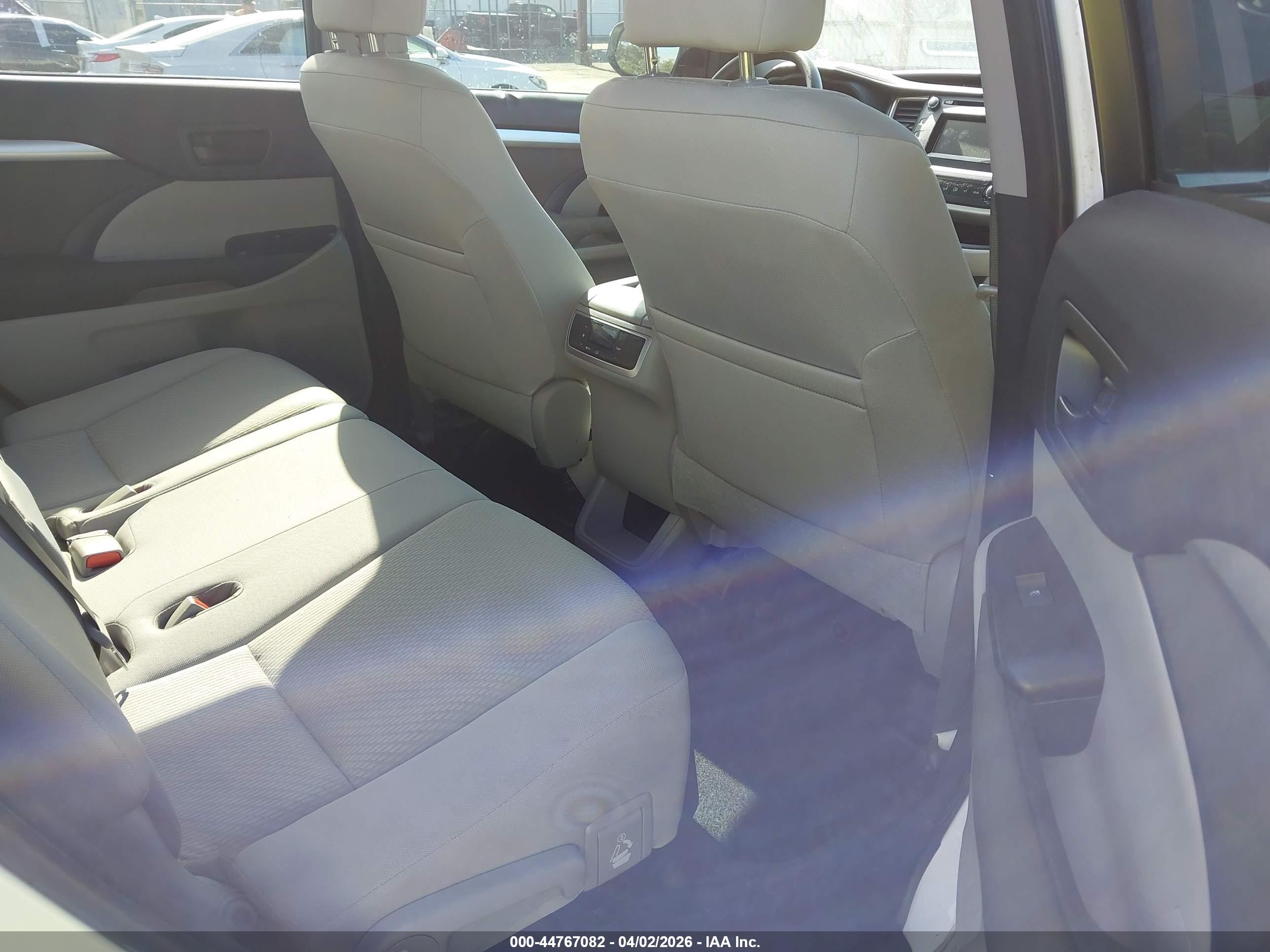 TOYOTA HIGHLANDER image 8