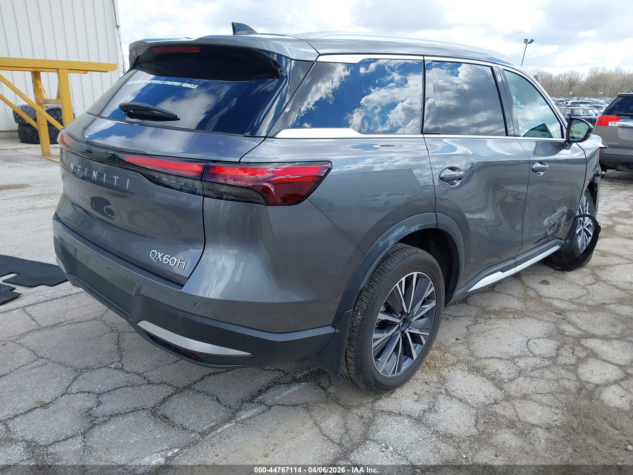 INFINITI QX60 image 4