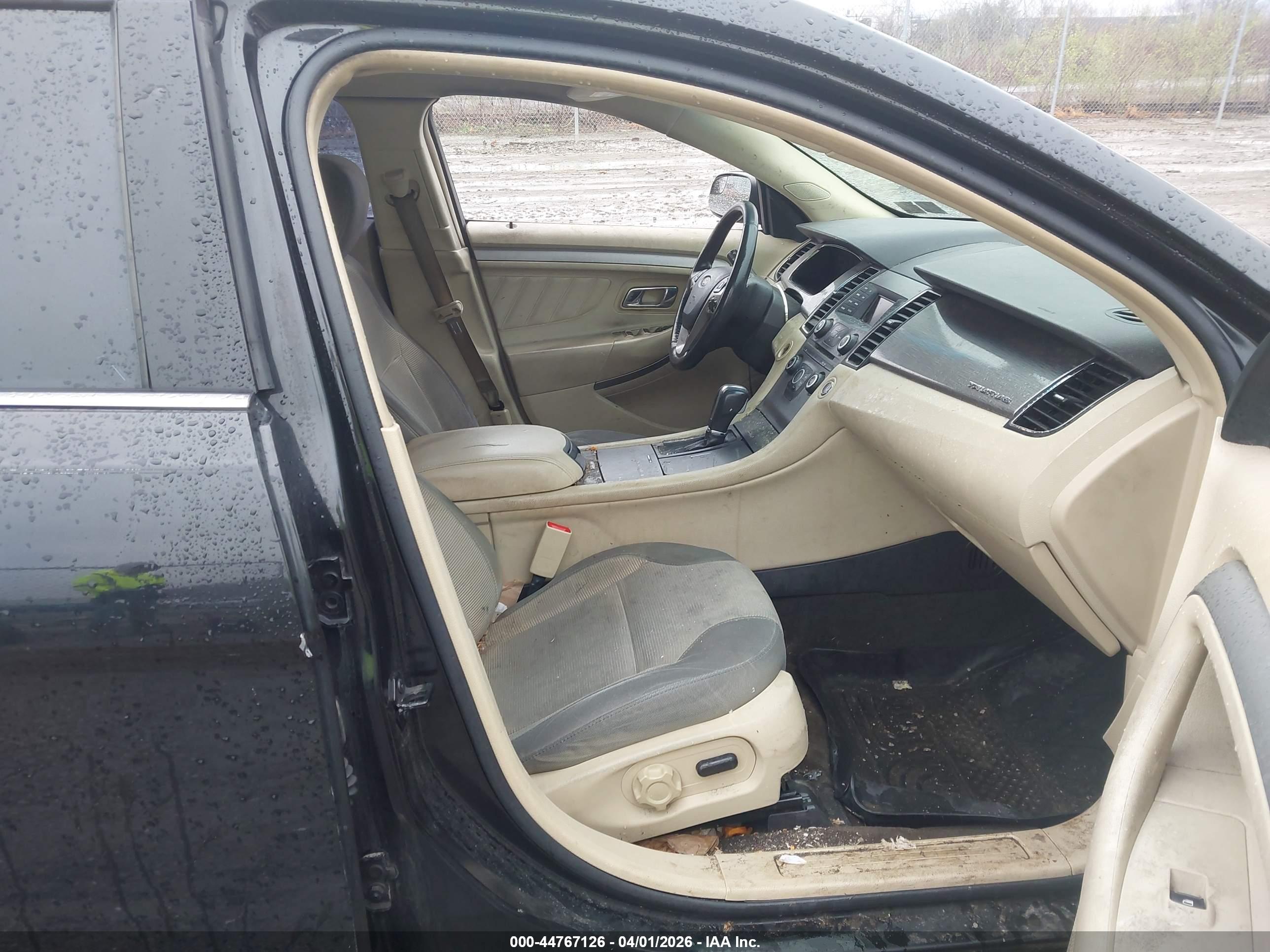 FORD TAURUS image 5