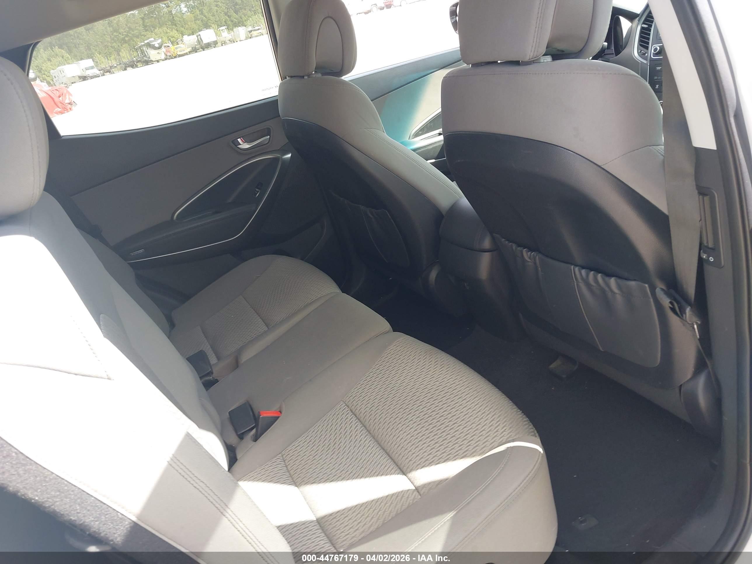 HYUNDAI SANTA image 8