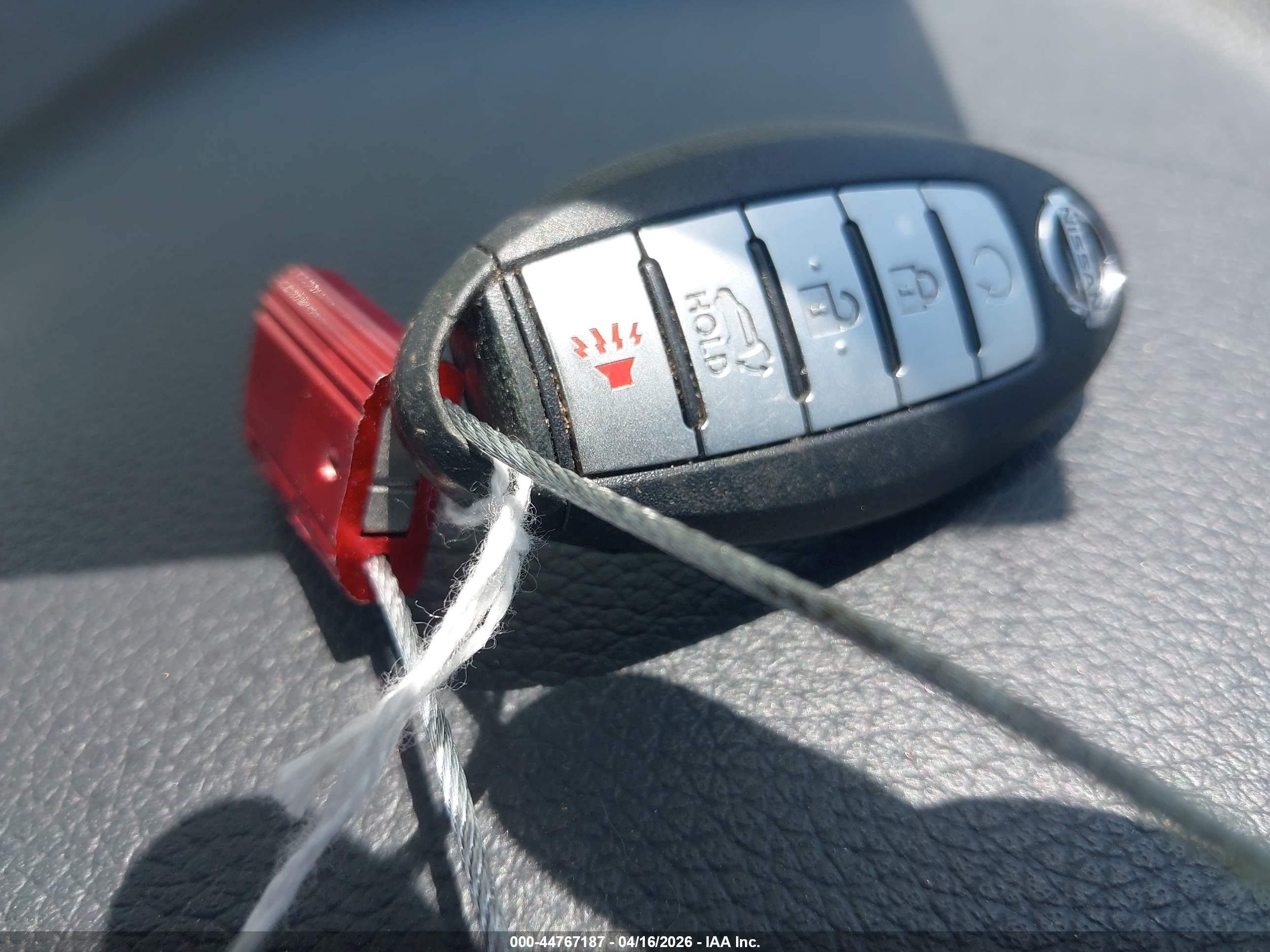 NISSAN ROGUE image 11