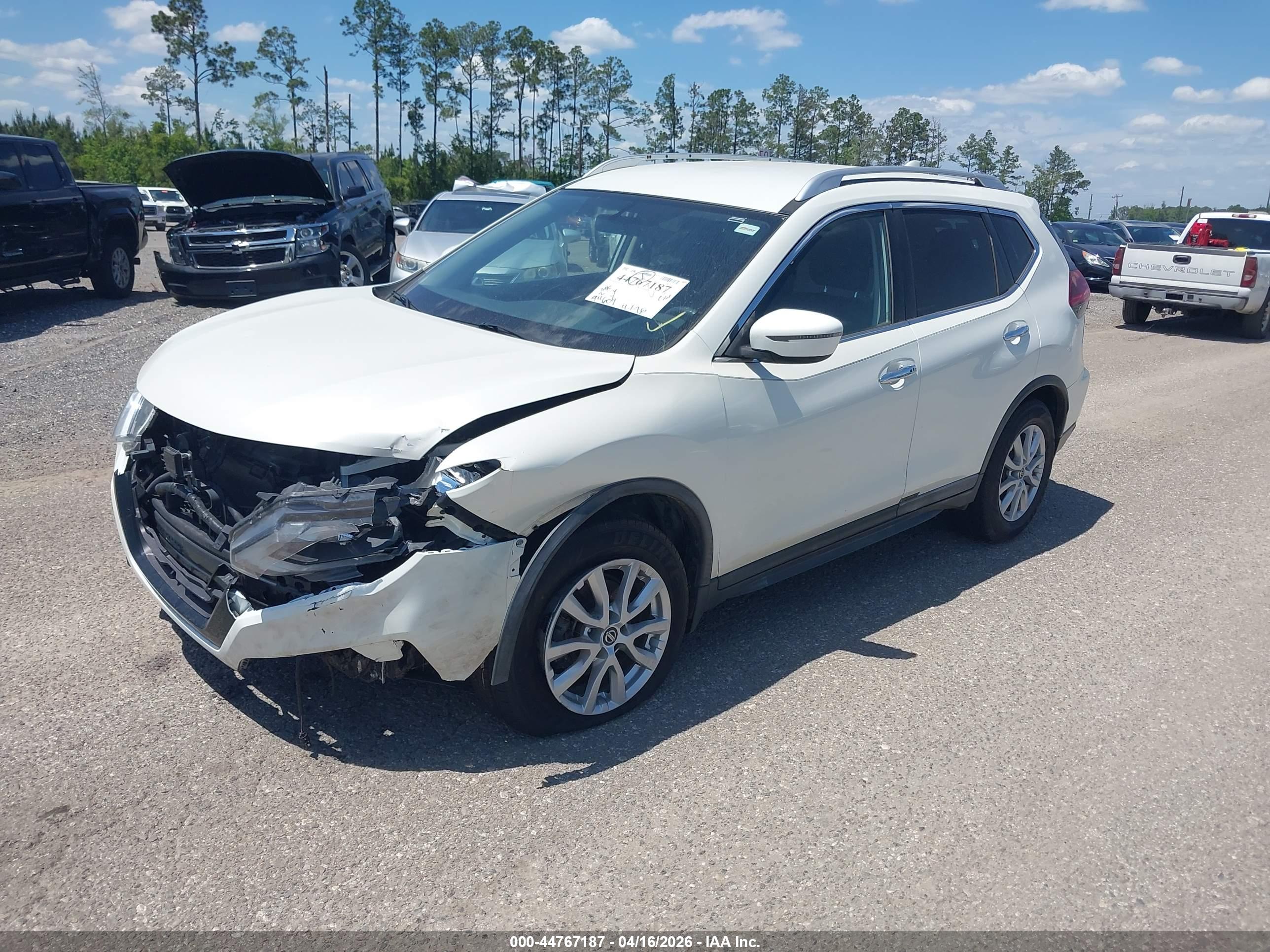 NISSAN ROGUE image 2