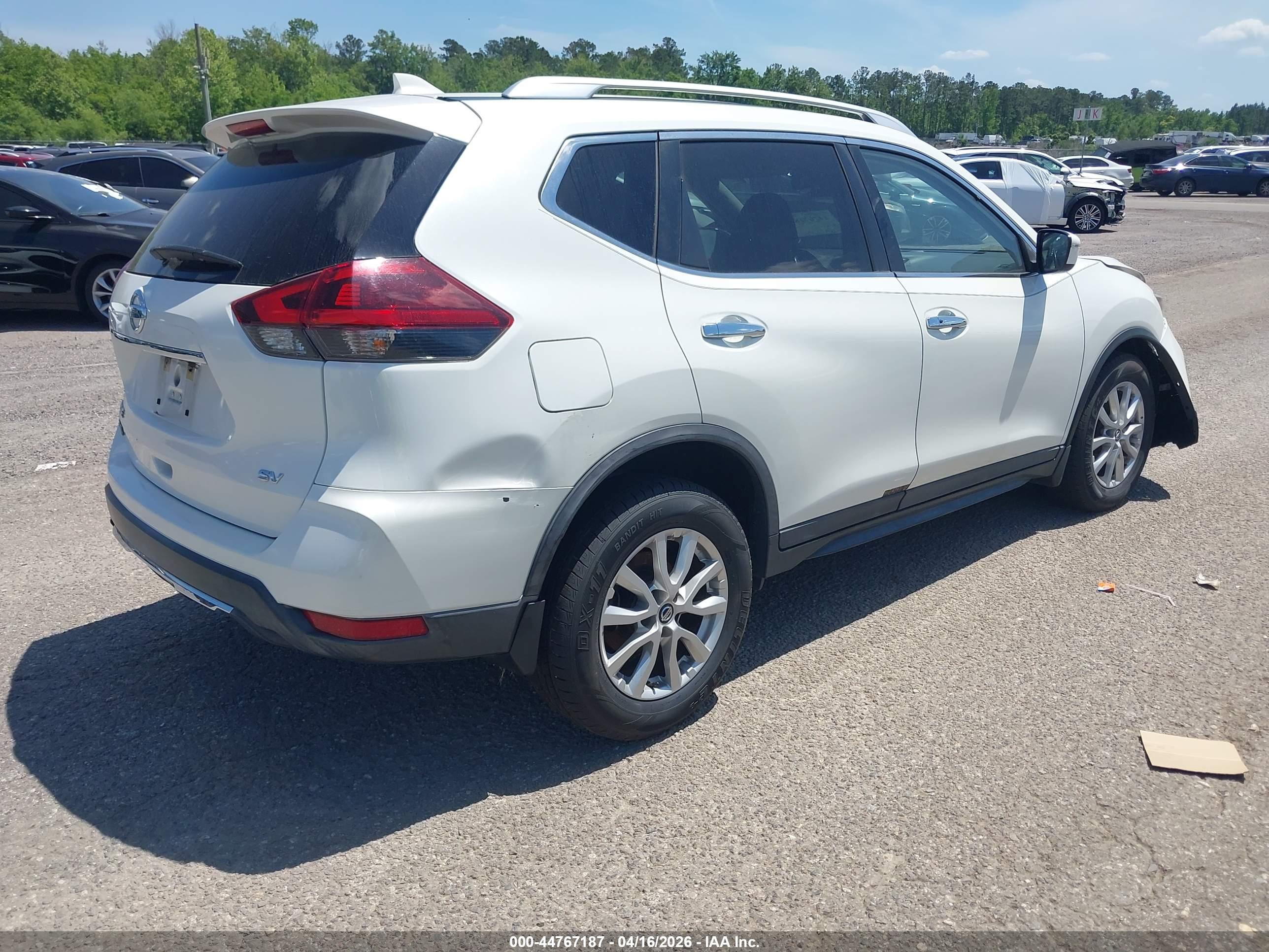 NISSAN ROGUE image 4