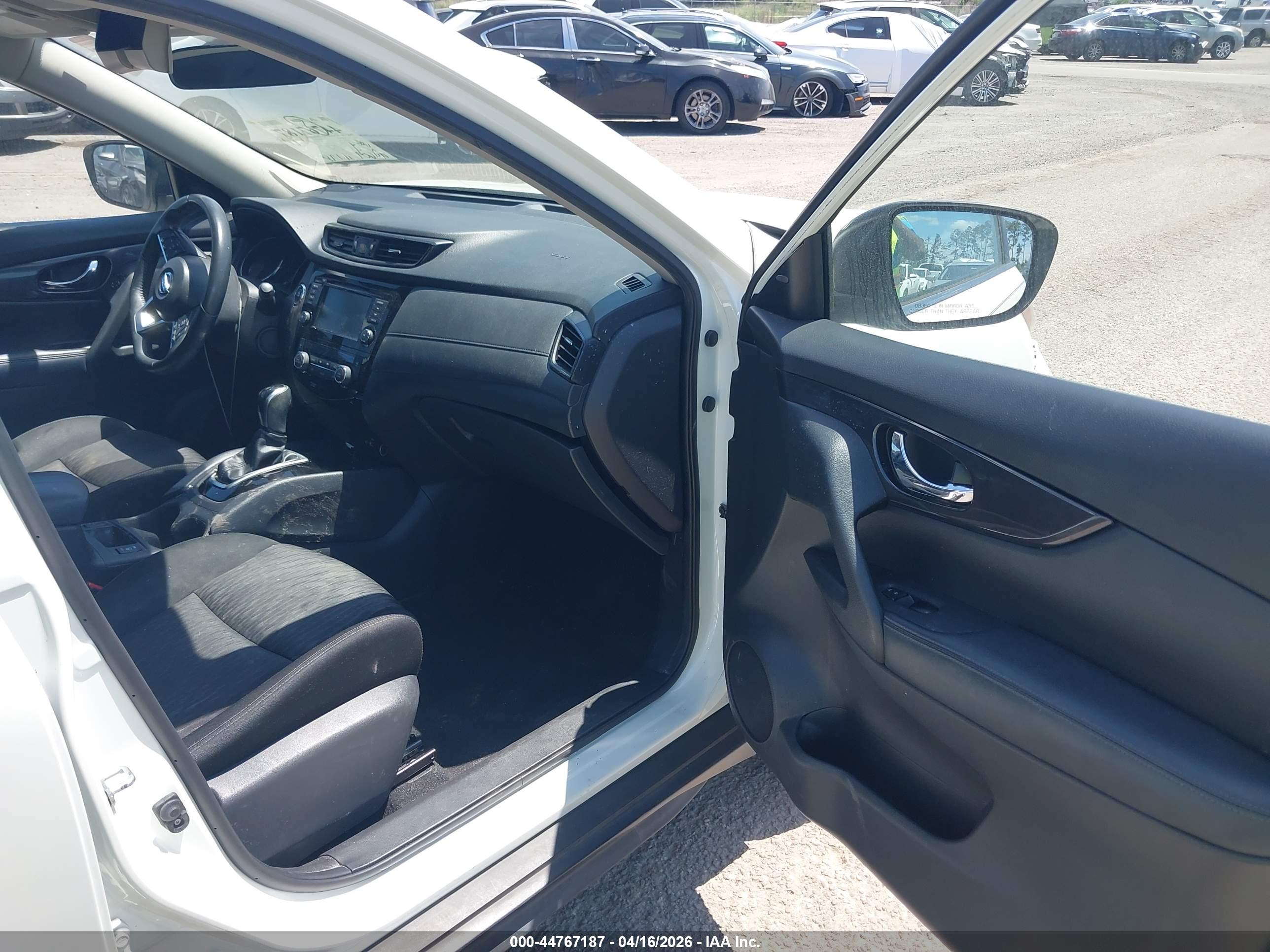 NISSAN ROGUE image 5
