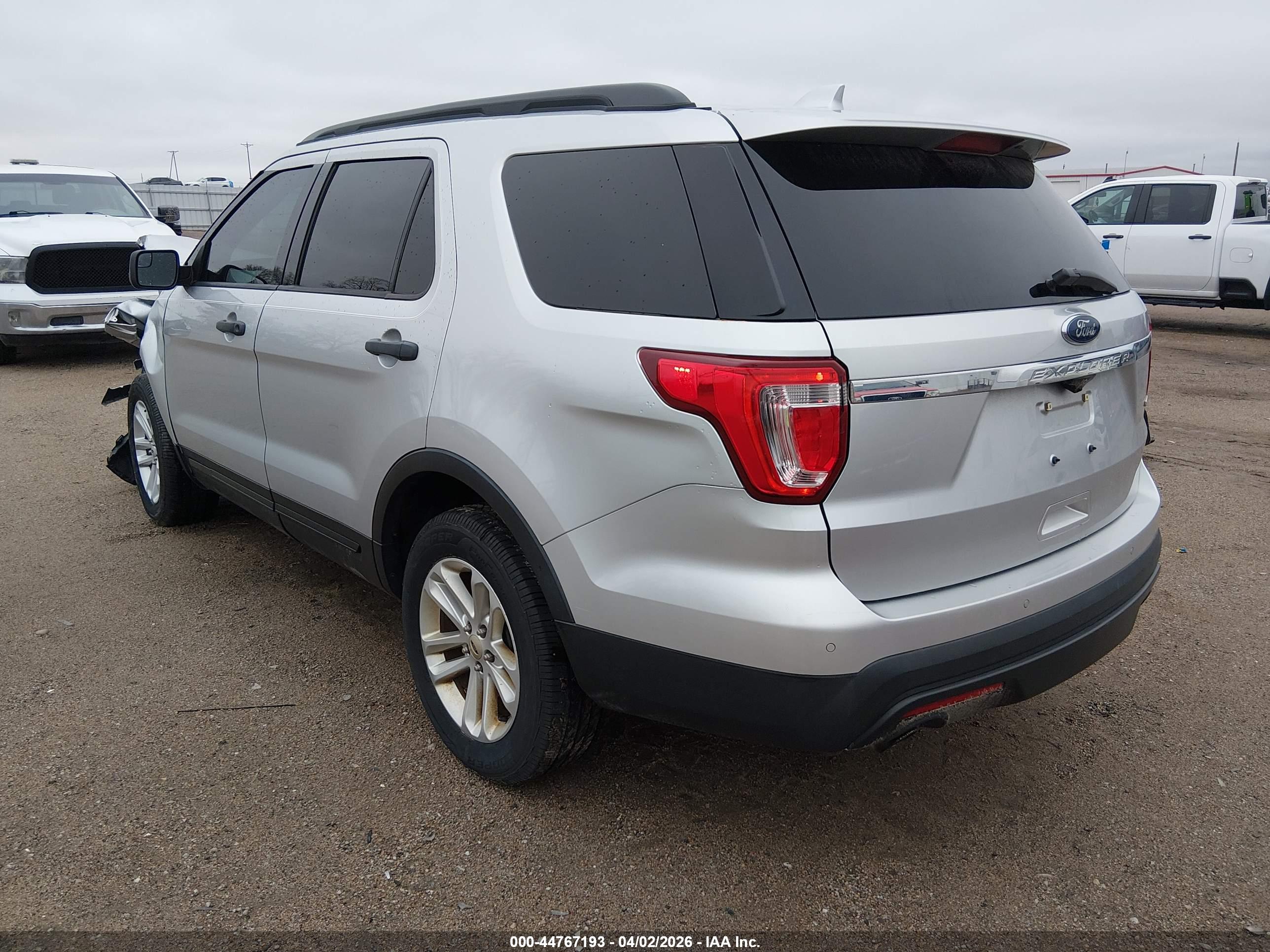 FORD EXPLORER image 3