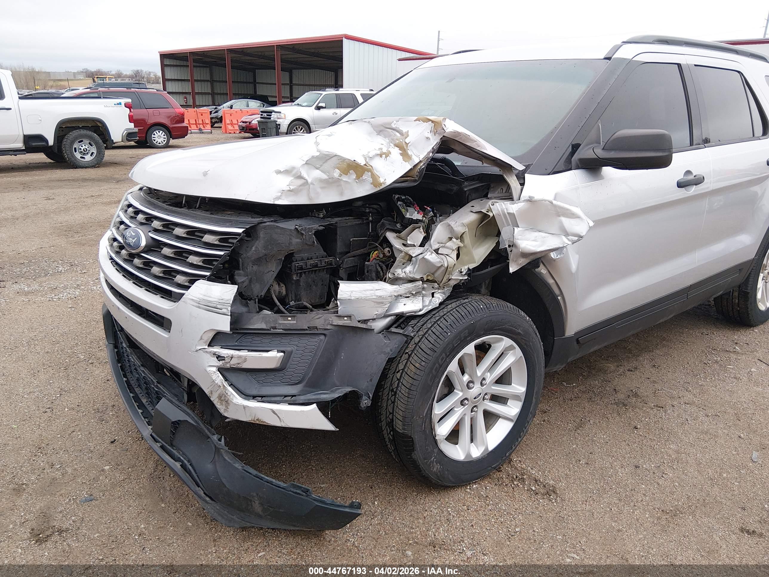 FORD EXPLORER image 6