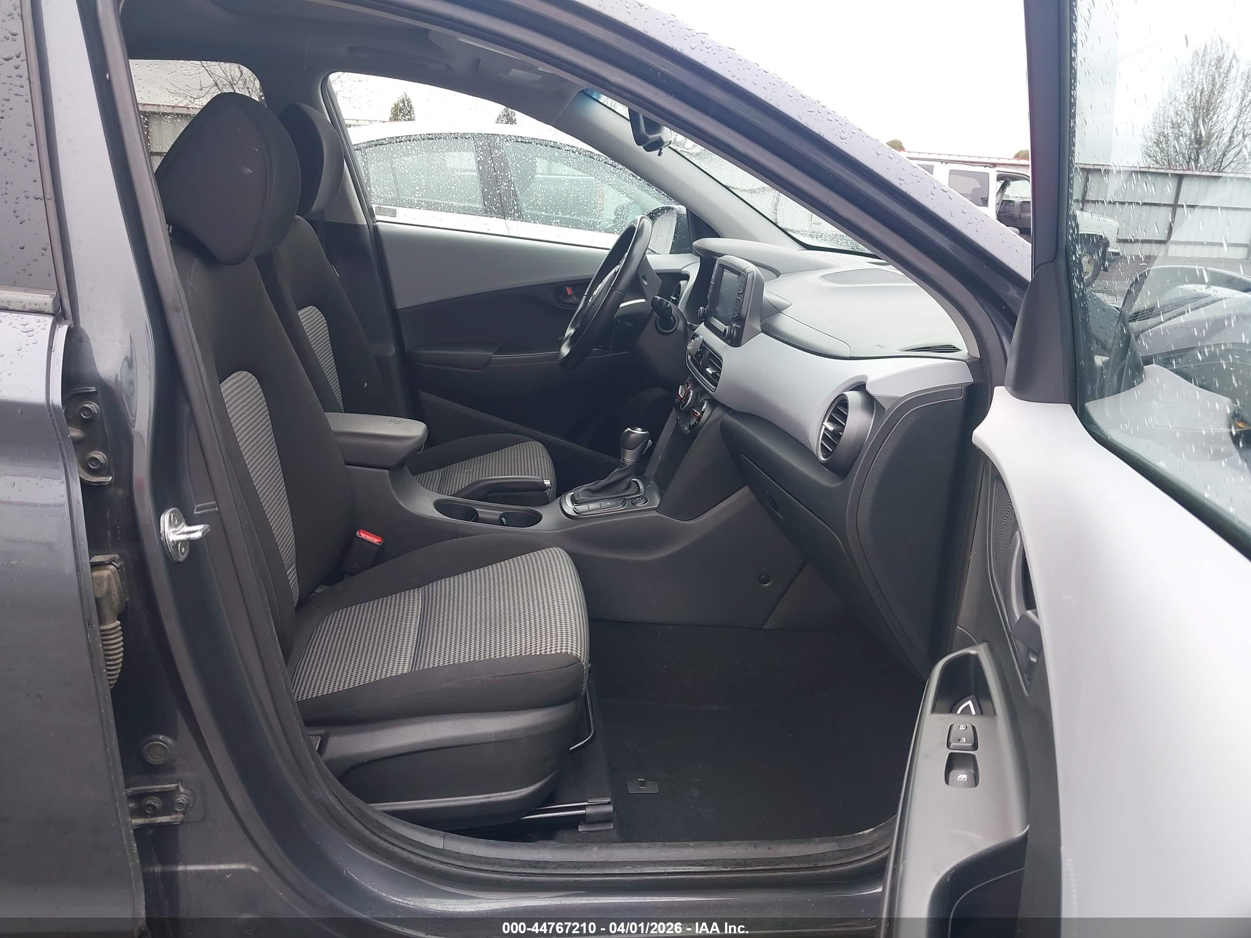 HYUNDAI KONA image 5