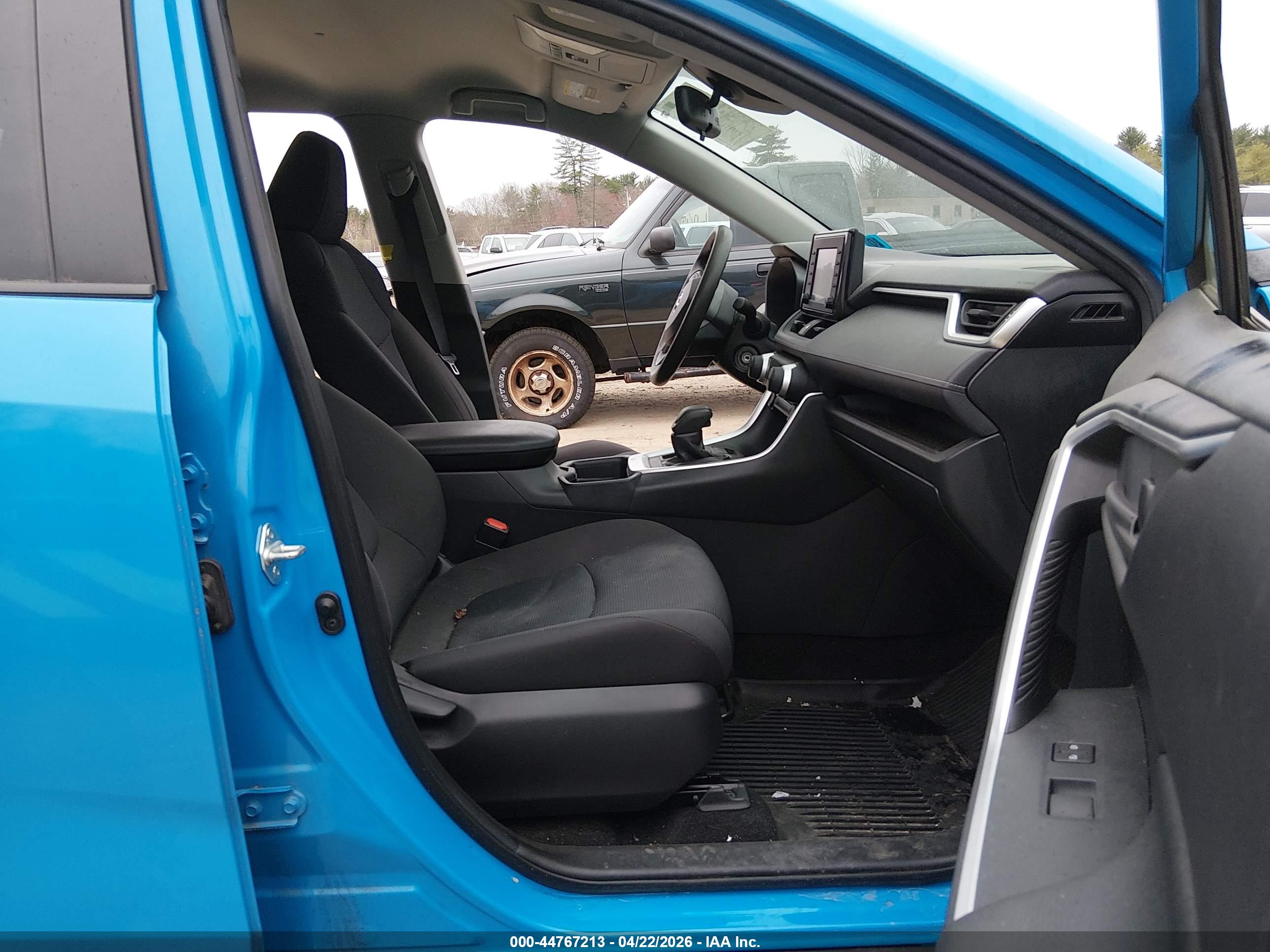 TOYOTA RAV4 image 5