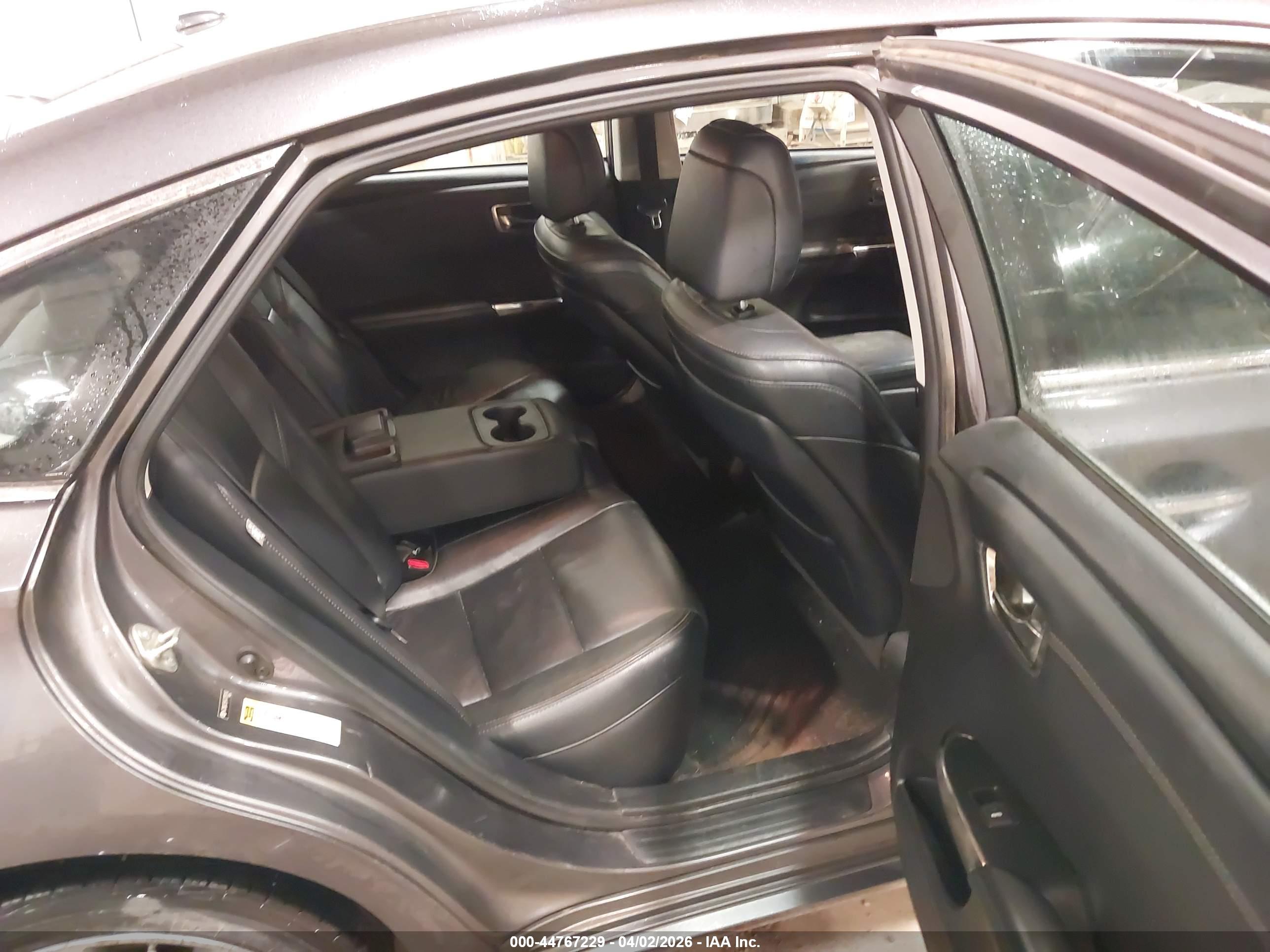 TOYOTA AVALON image 8