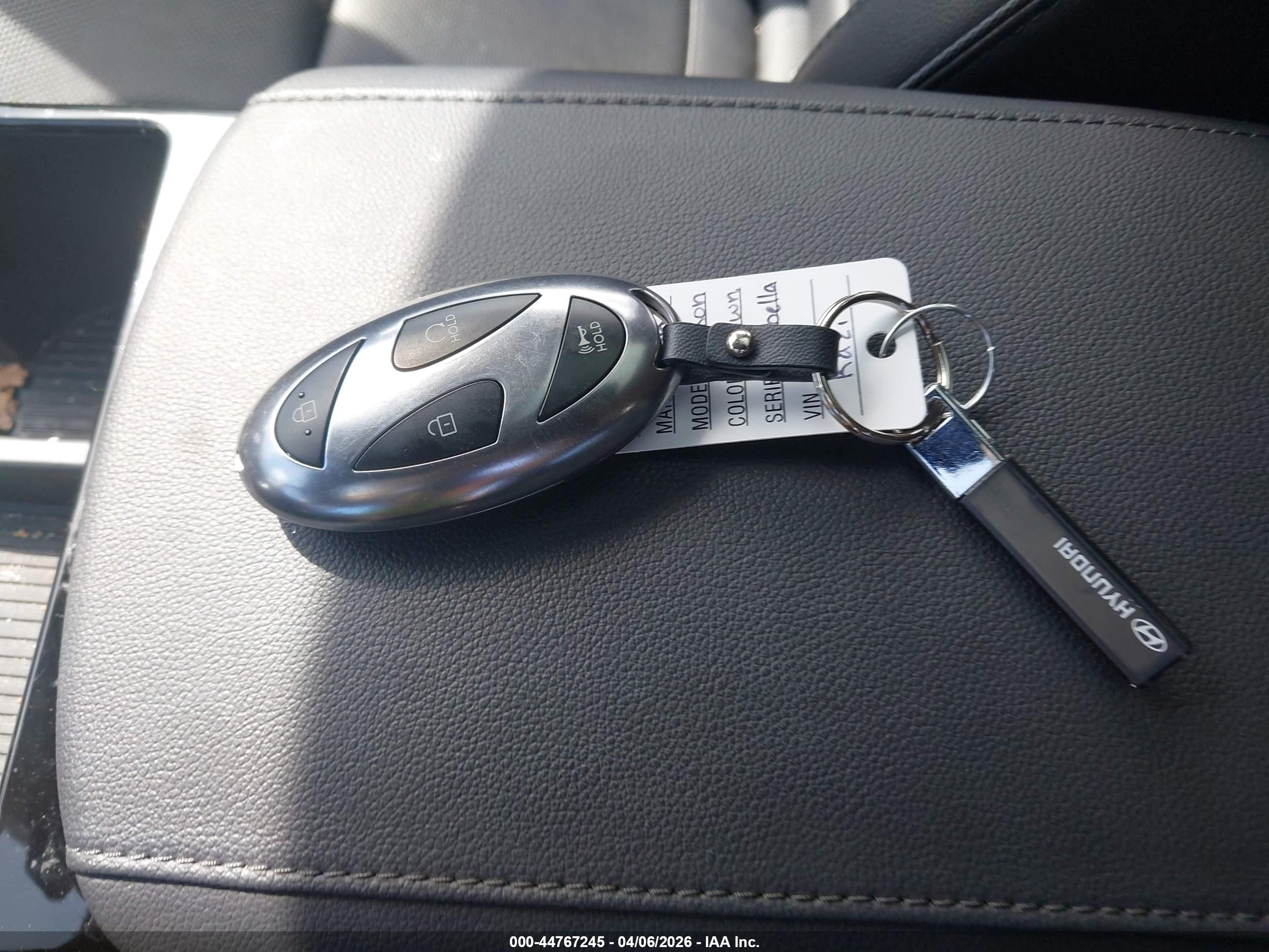 HYUNDAI TUCSON image 11