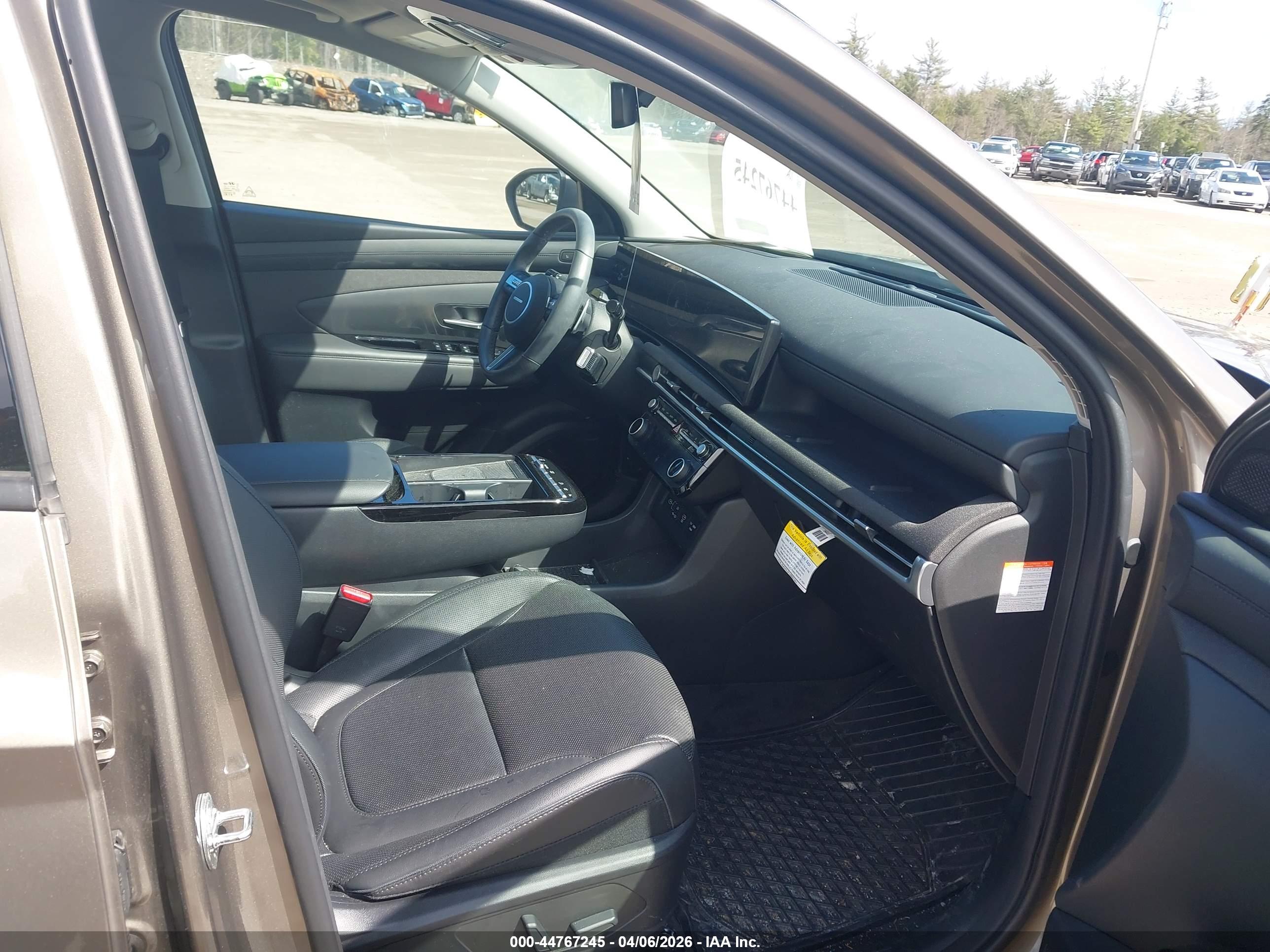 HYUNDAI TUCSON image 5