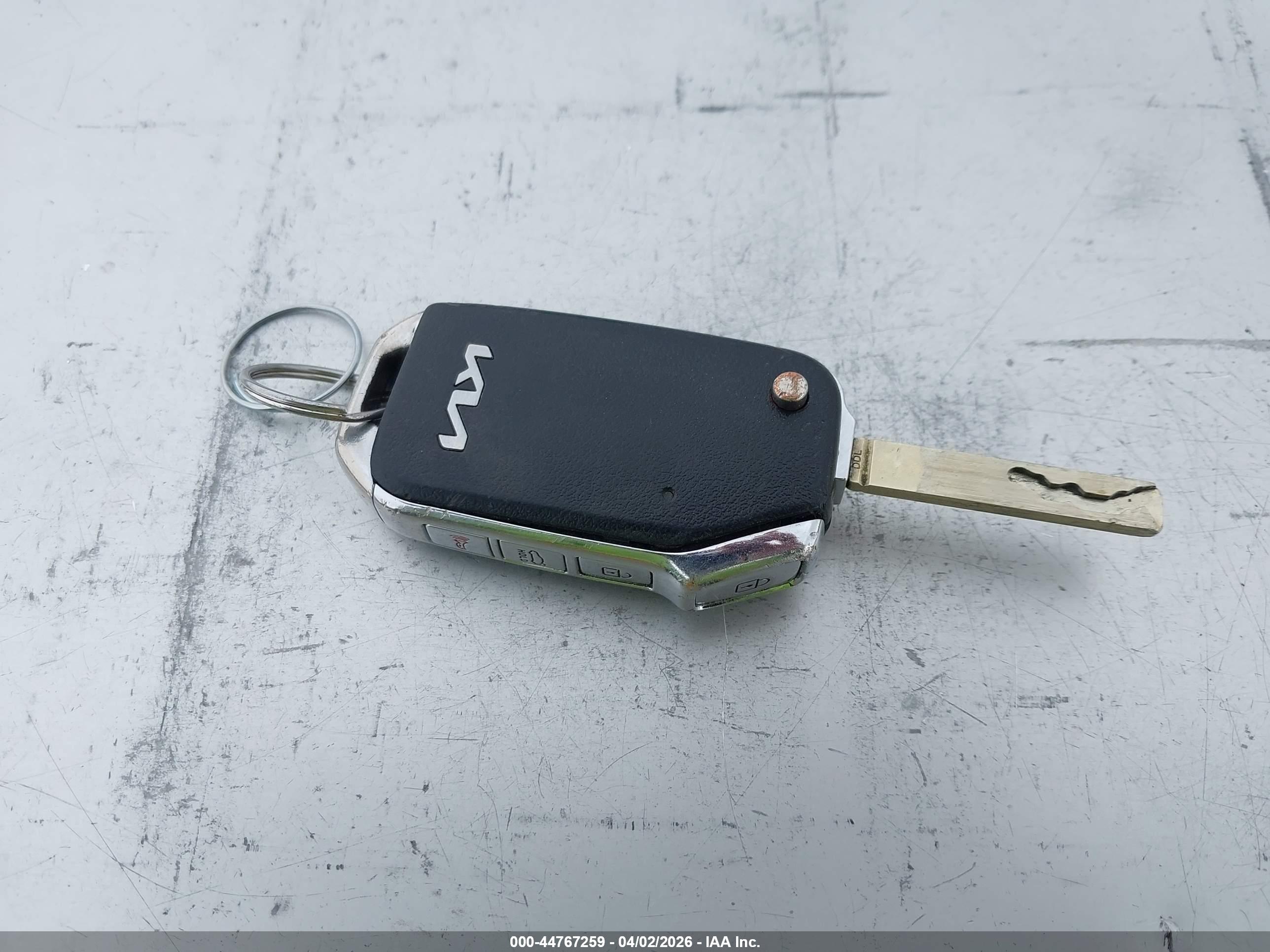KIA K5 image 11