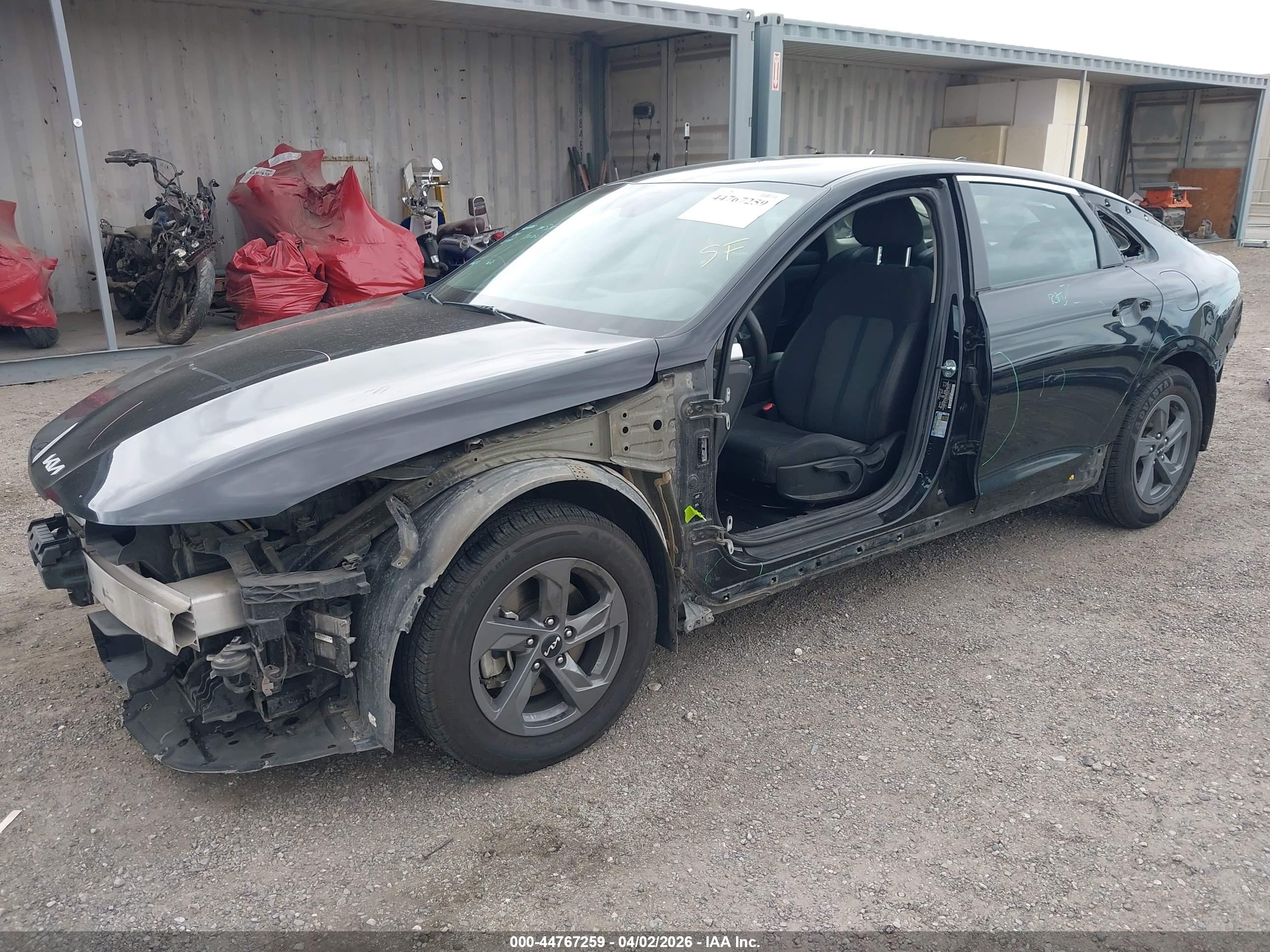 KIA K5 image 2