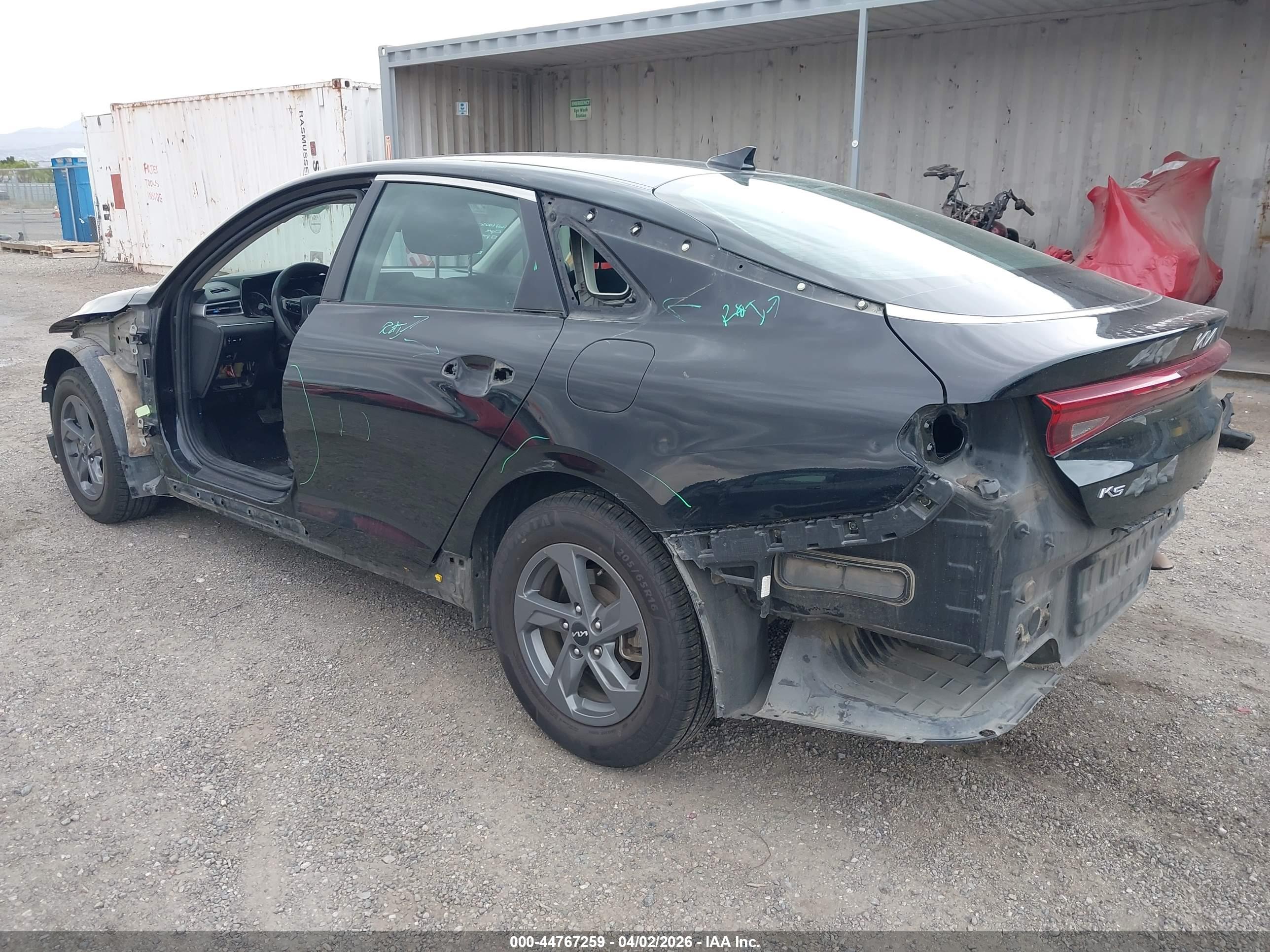 KIA K5 image 3