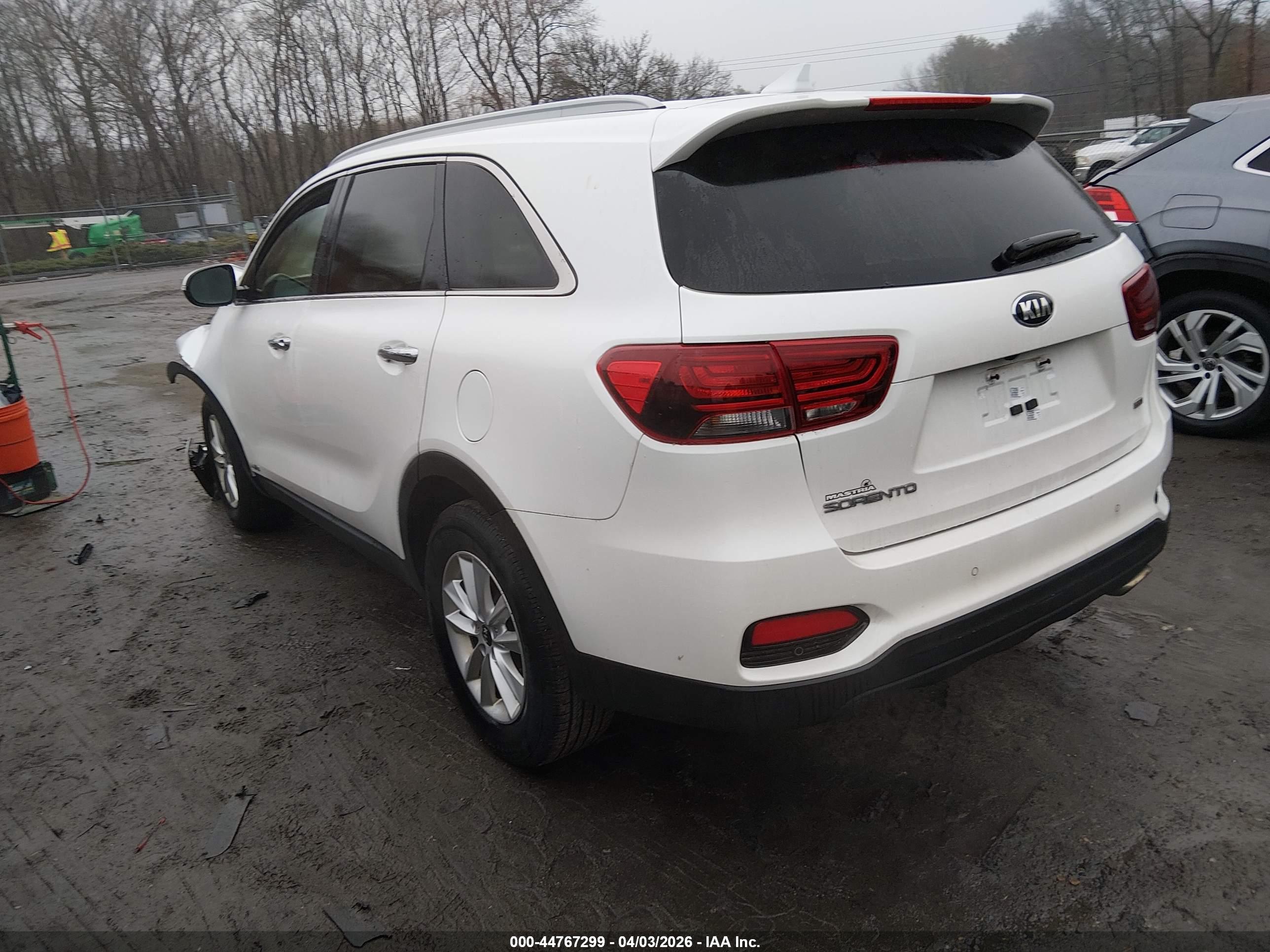 KIA SORENTO image 3