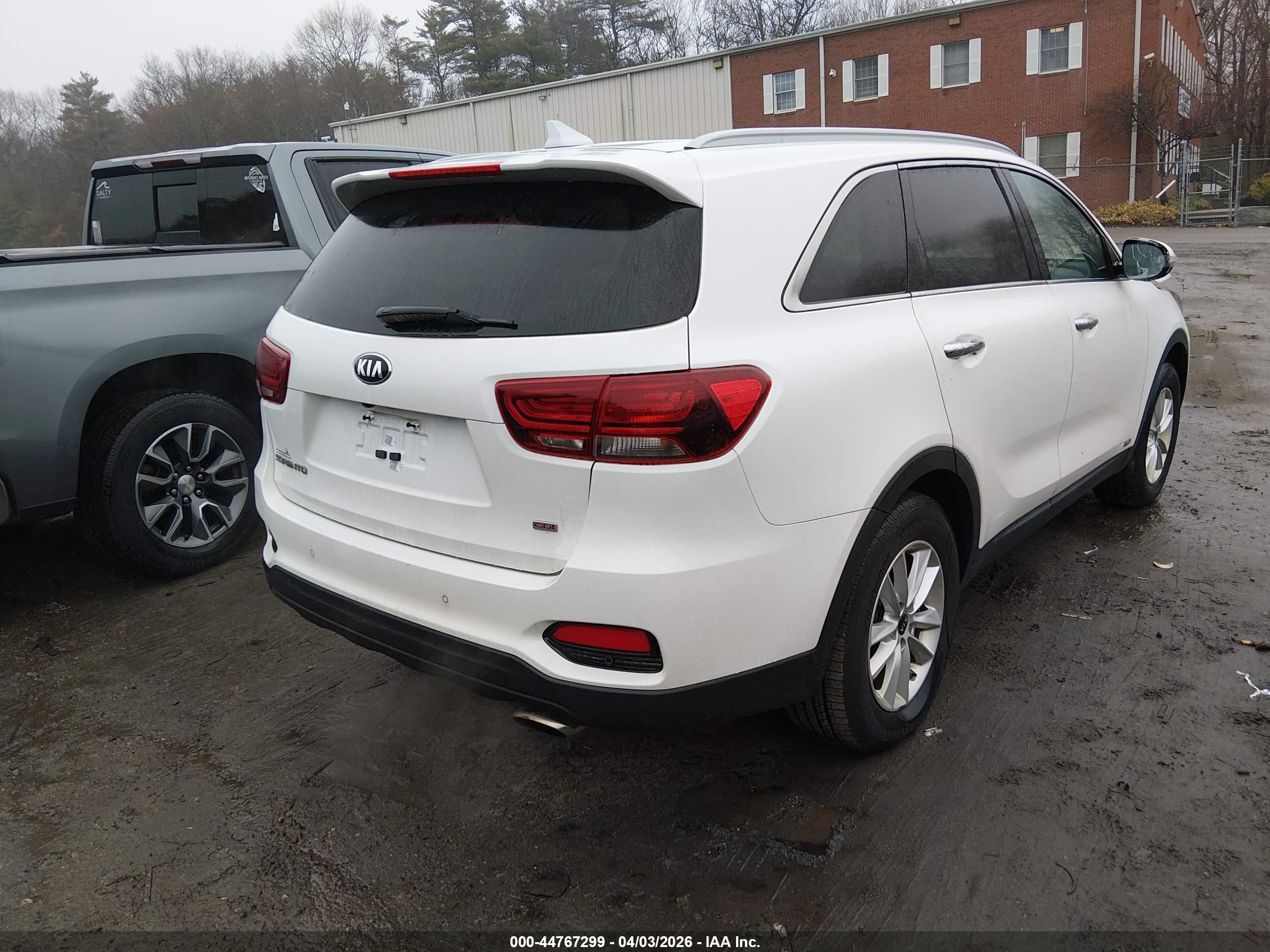 KIA SORENTO image 4
