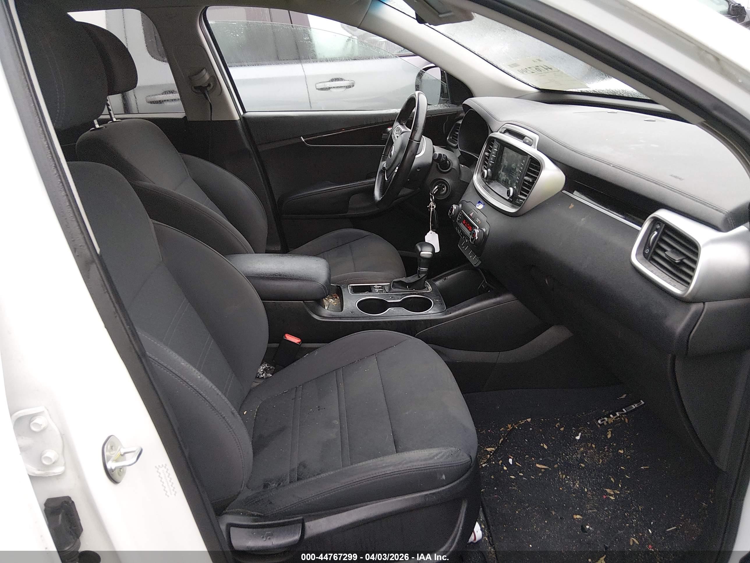 KIA SORENTO image 5