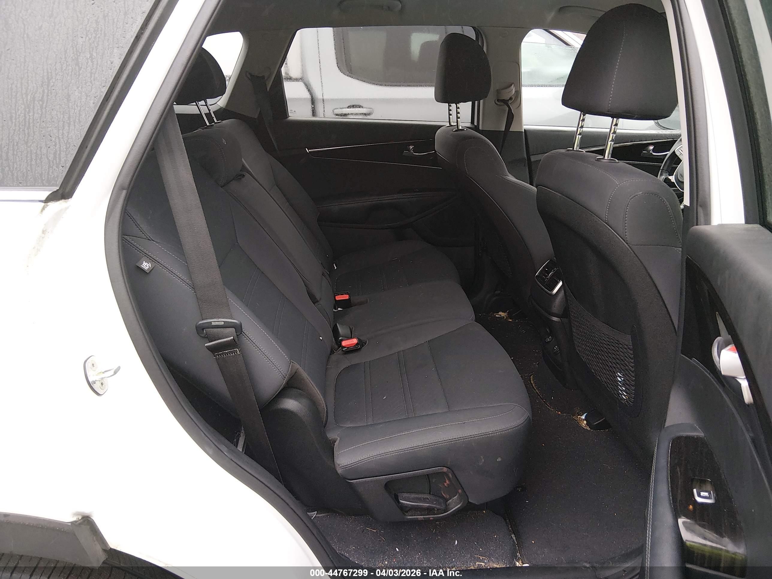 KIA SORENTO image 8