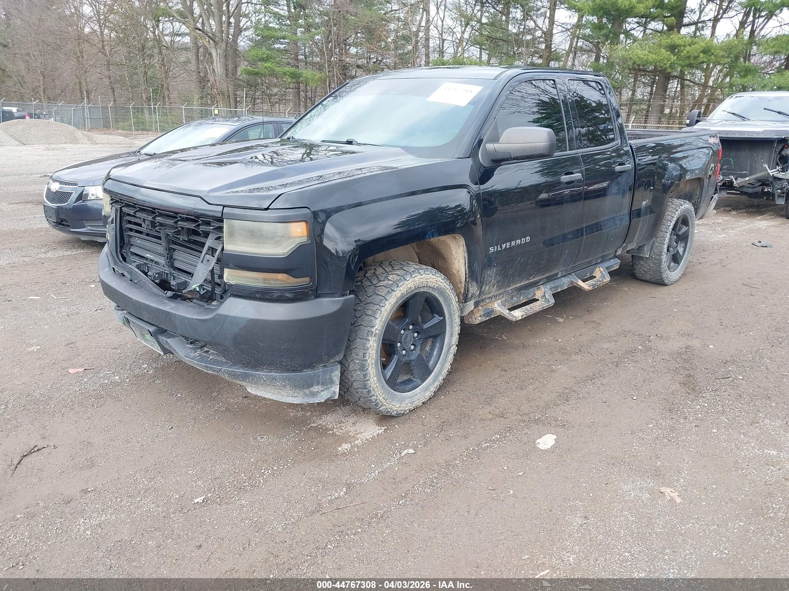 CHEVROLET SILVERADO image 2