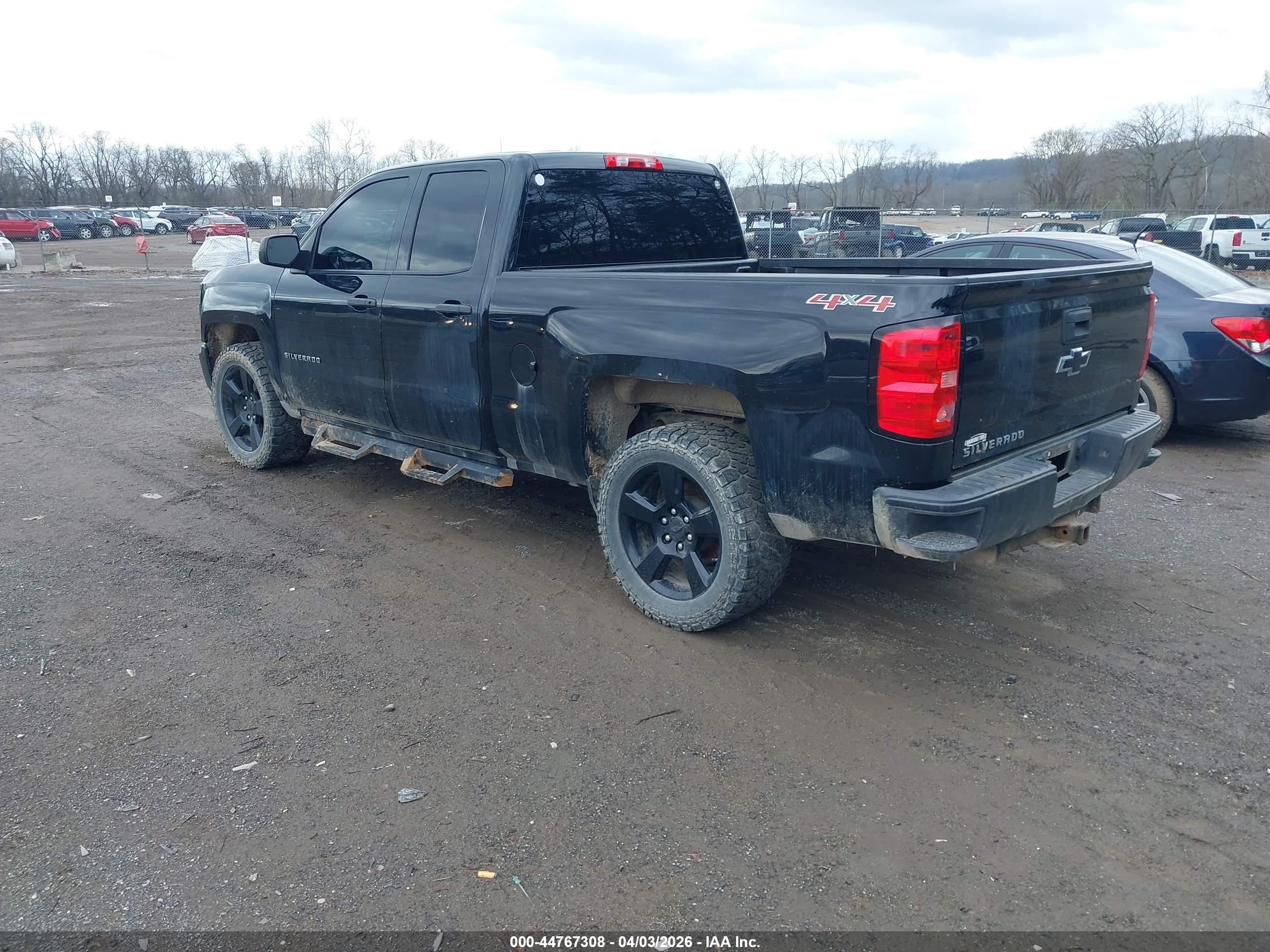 CHEVROLET SILVERADO image 3