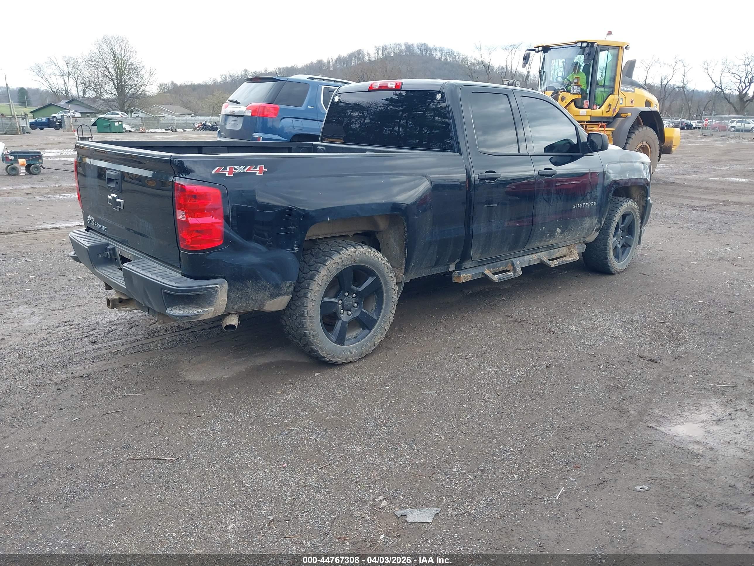 CHEVROLET SILVERADO image 4