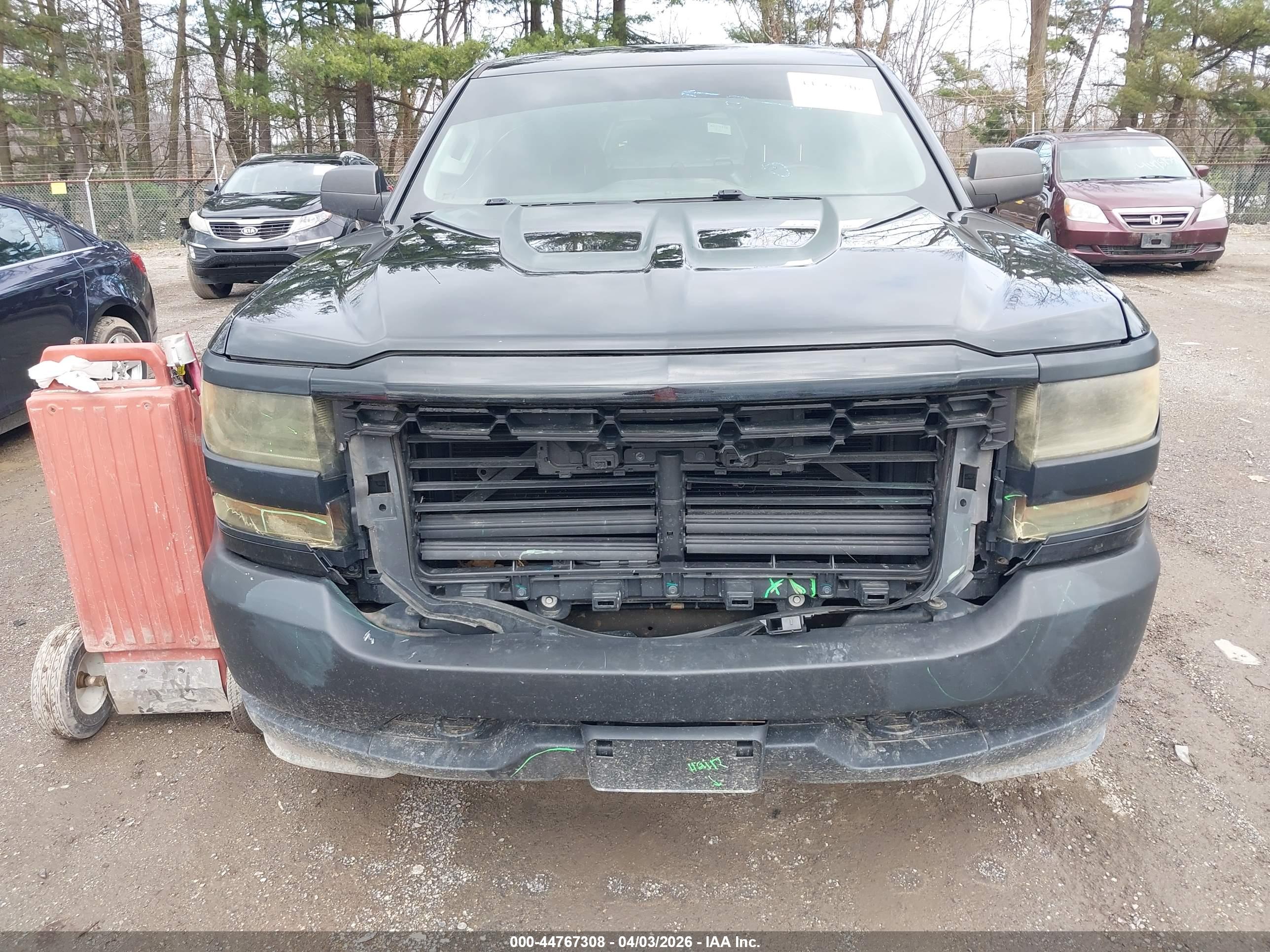 CHEVROLET SILVERADO image 6