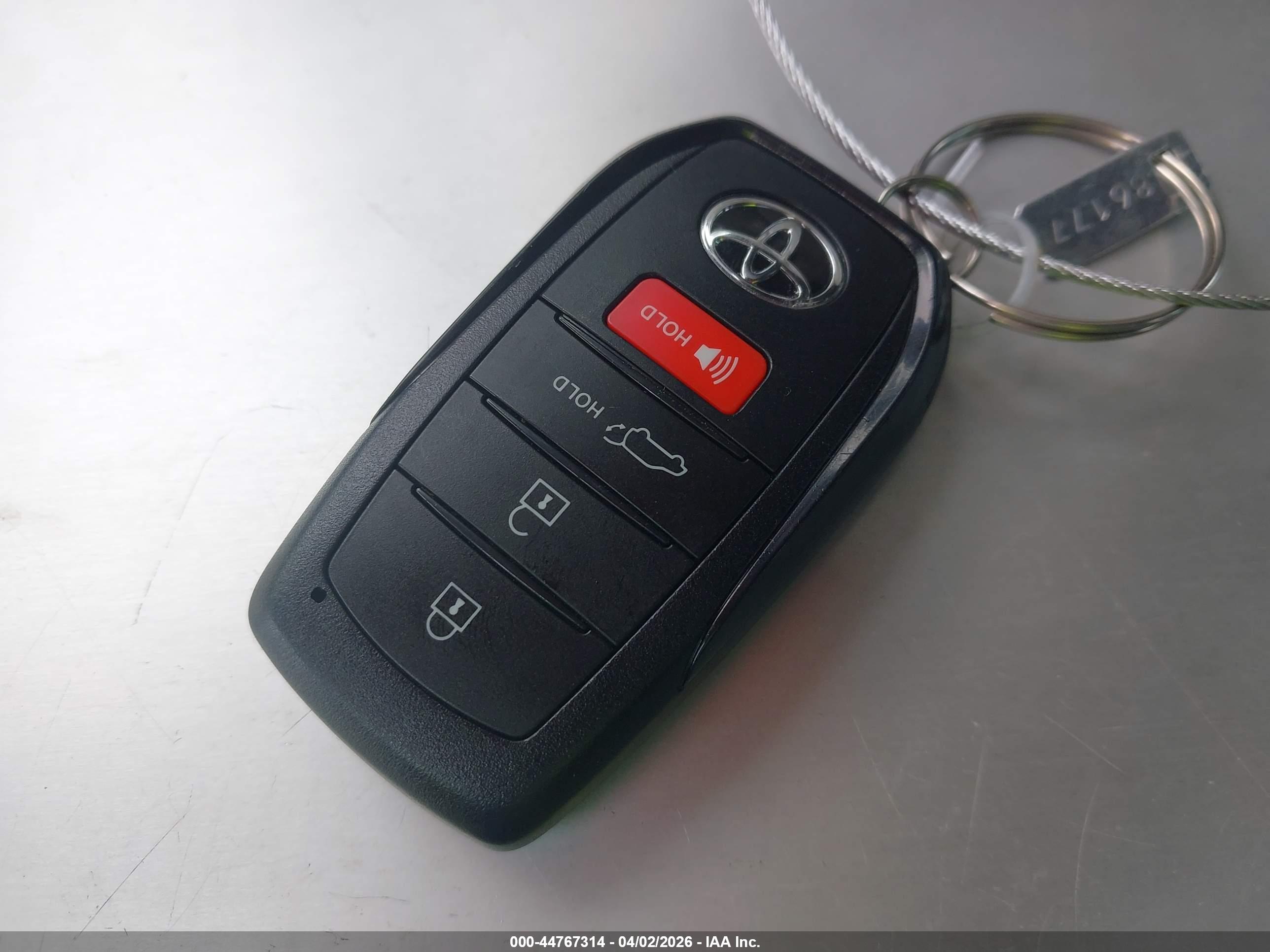 TOYOTA RAV4 image 11