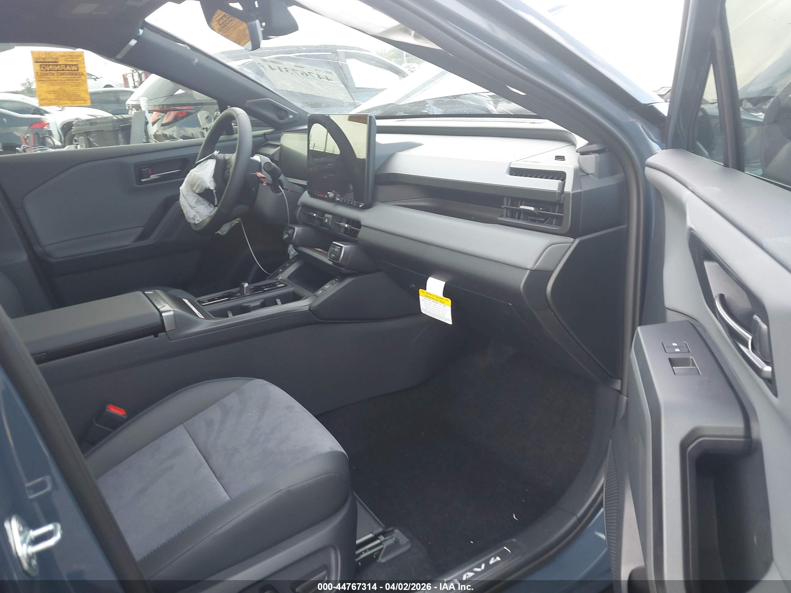 TOYOTA RAV4 image 5