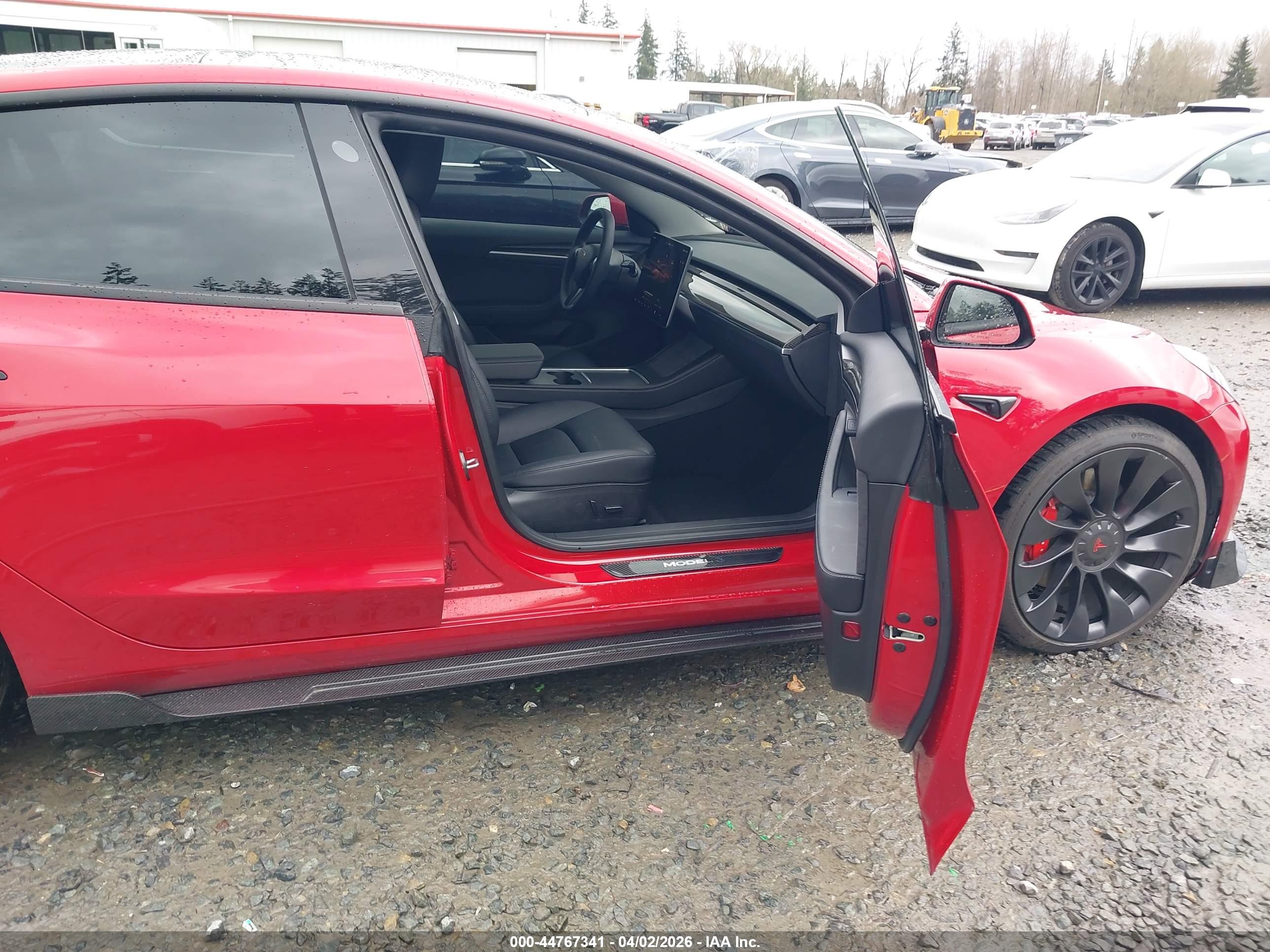 TESLA MODEL image 5
