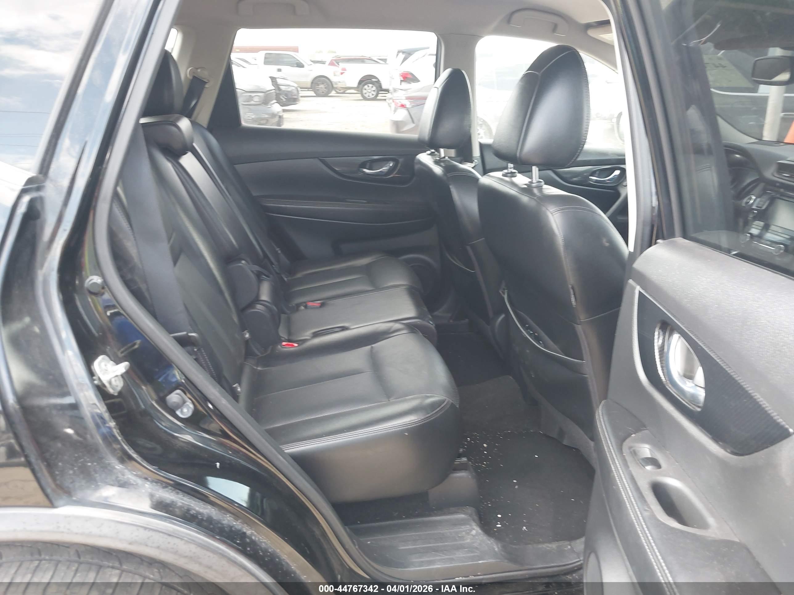 NISSAN ROGUE image 8