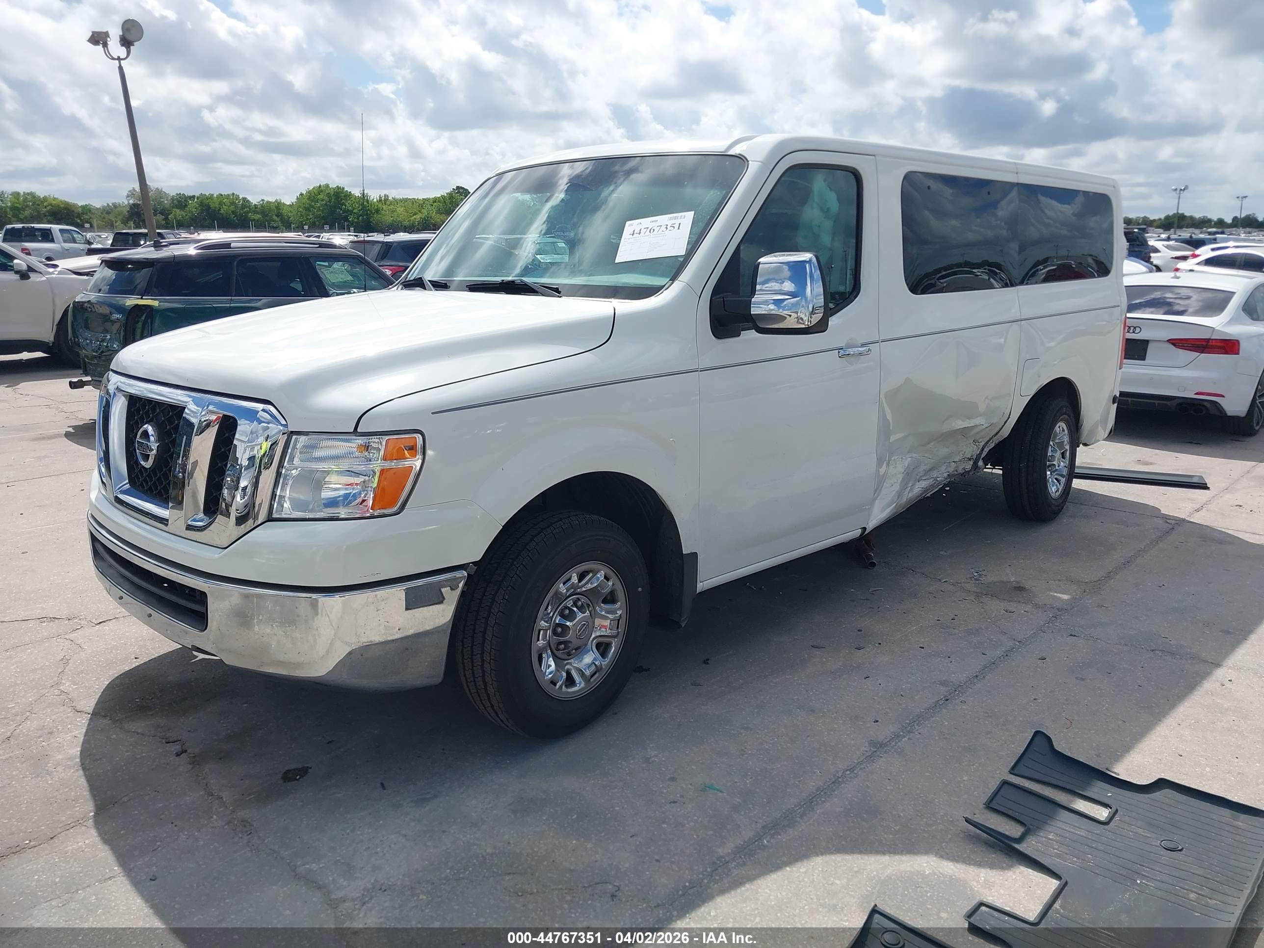 NISSAN NV image 2
