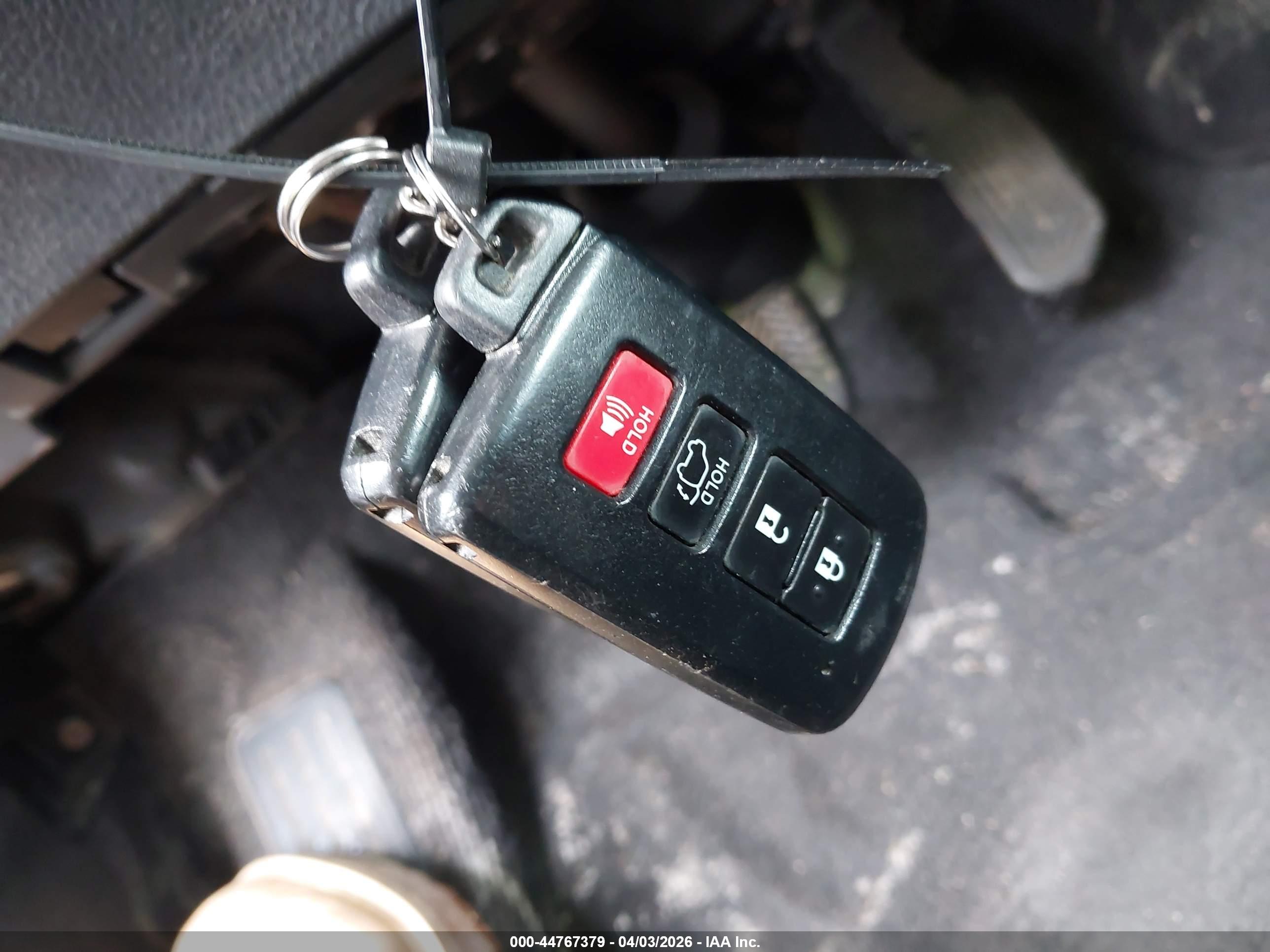 TOYOTA RAV4 image 11