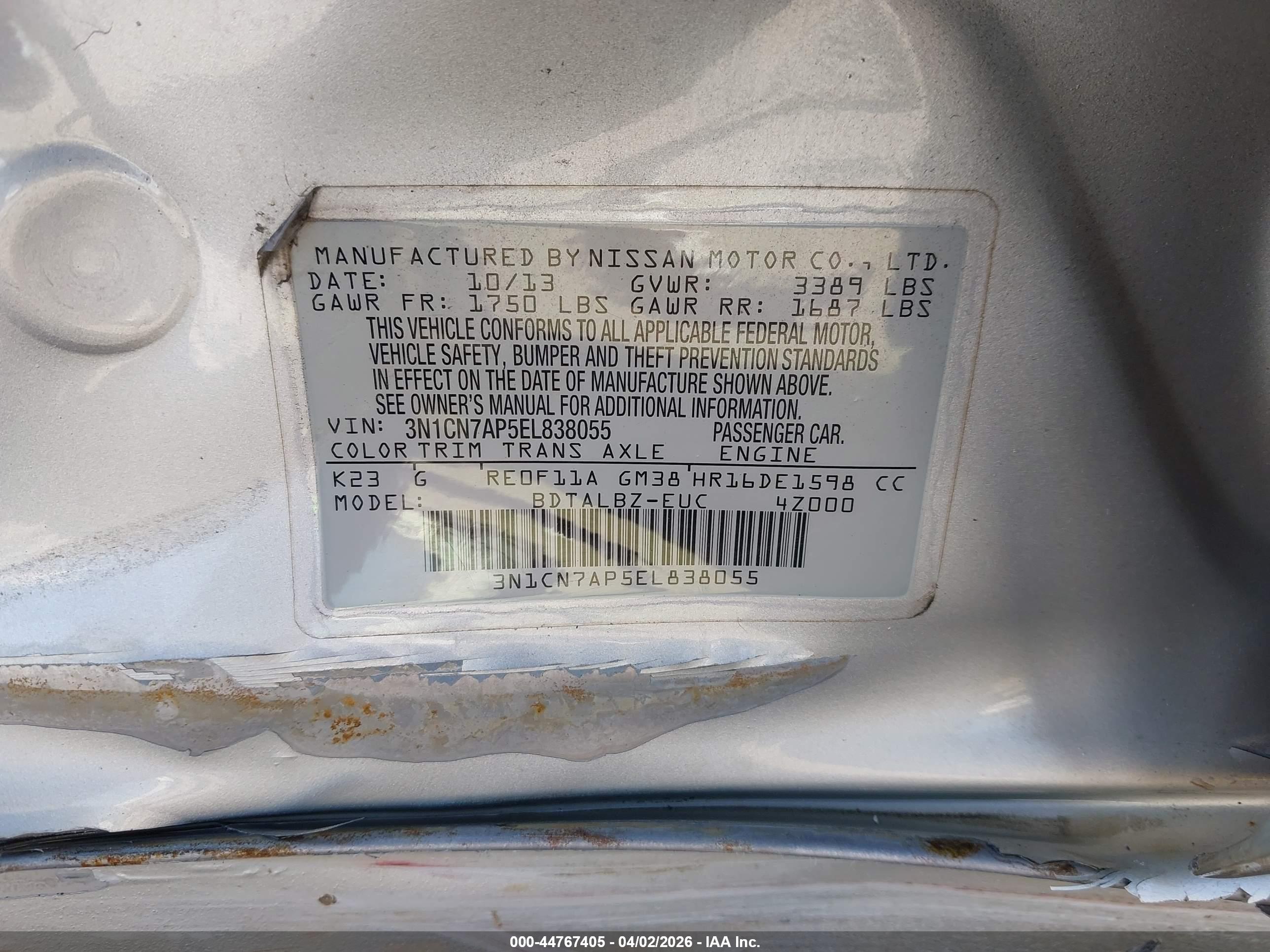 NISSAN VERSA image 9